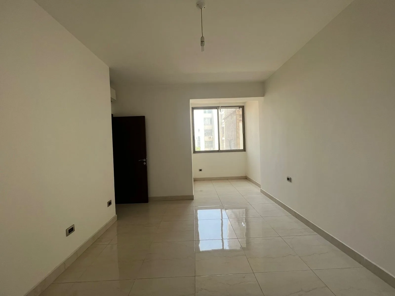 Apartment for Sale in Nasra, Achrafieh, Beirut, Lebanon — الصورة 5