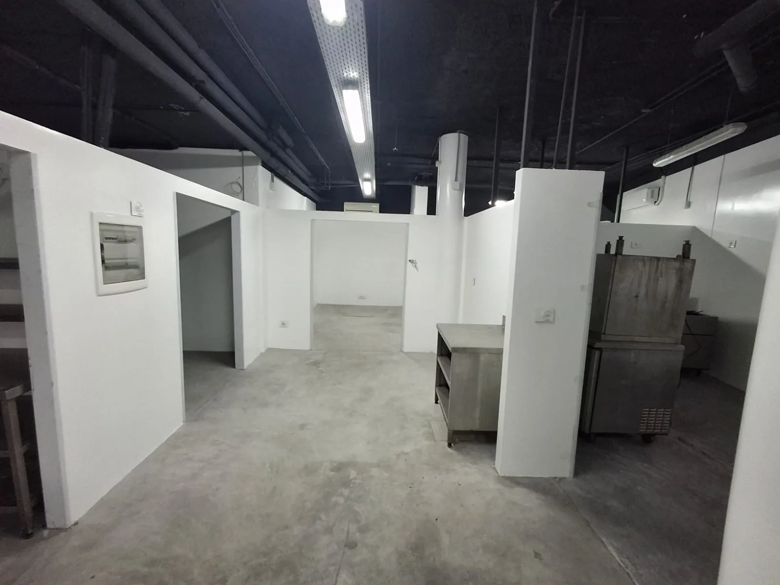 Restaurant for rent in Sodeco — الصورة 3