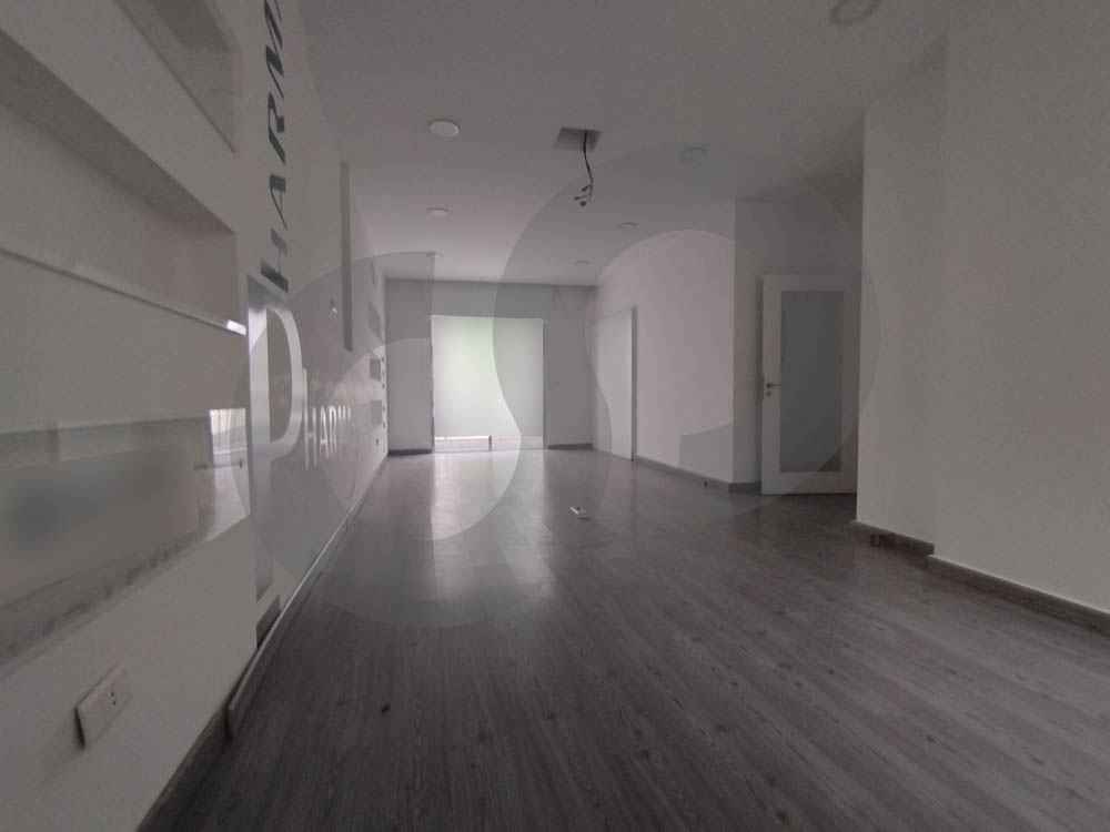 Office for rent in a strategic location in Ashrafiye! — الصورة 3