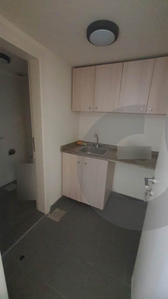 Office for rent in a luxurious center in Jal Dib — الصورة 3