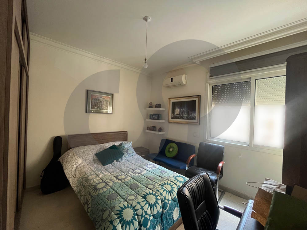 Partially furnished 200 SQM Apartment Jdeideh — الصورة 3