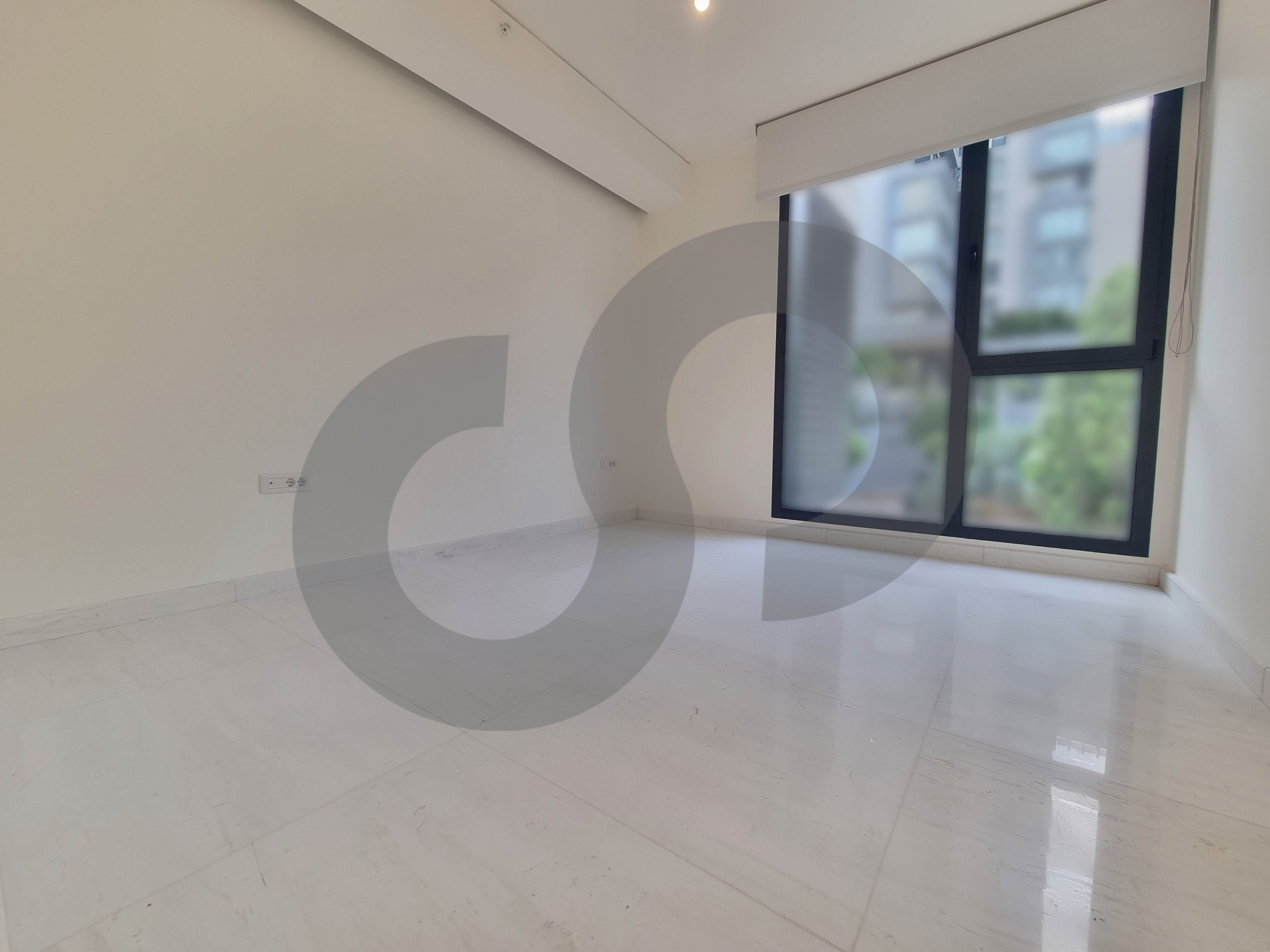 #RE108290.170sqm Luxurious Apartment in Achrafie — photo 3