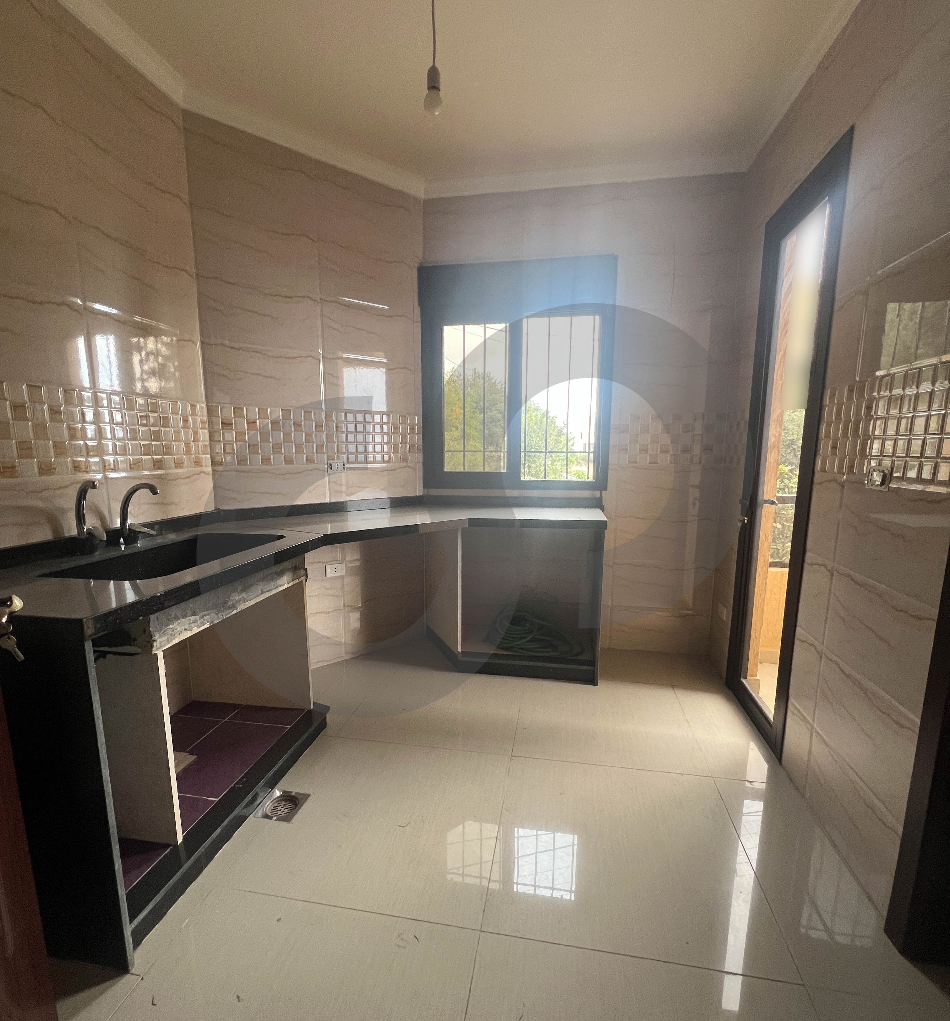 Brand new, great location, halat — الصورة 3