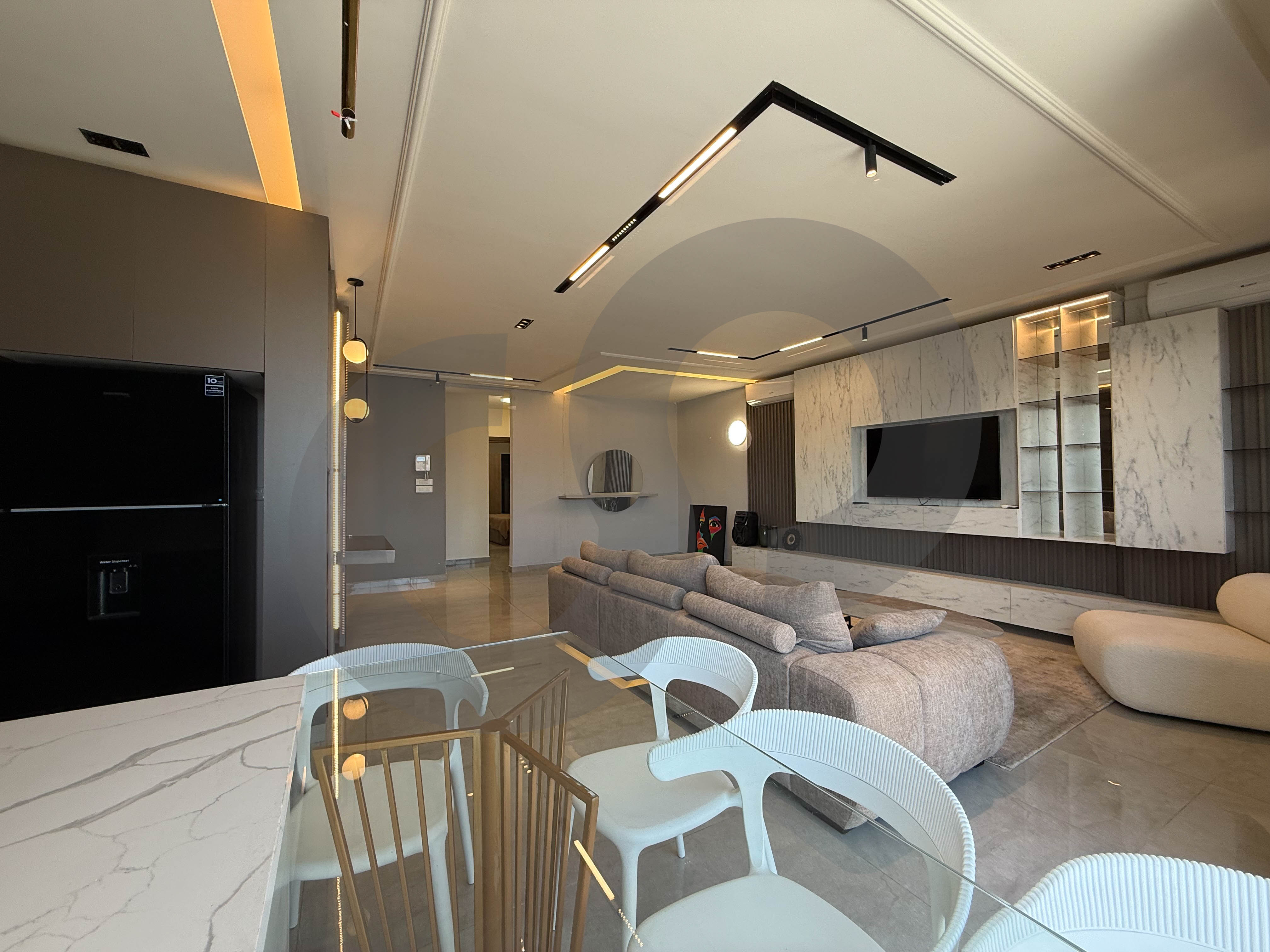 New tower, 360° views, terrace, prime location, achrafieh — الصورة 3