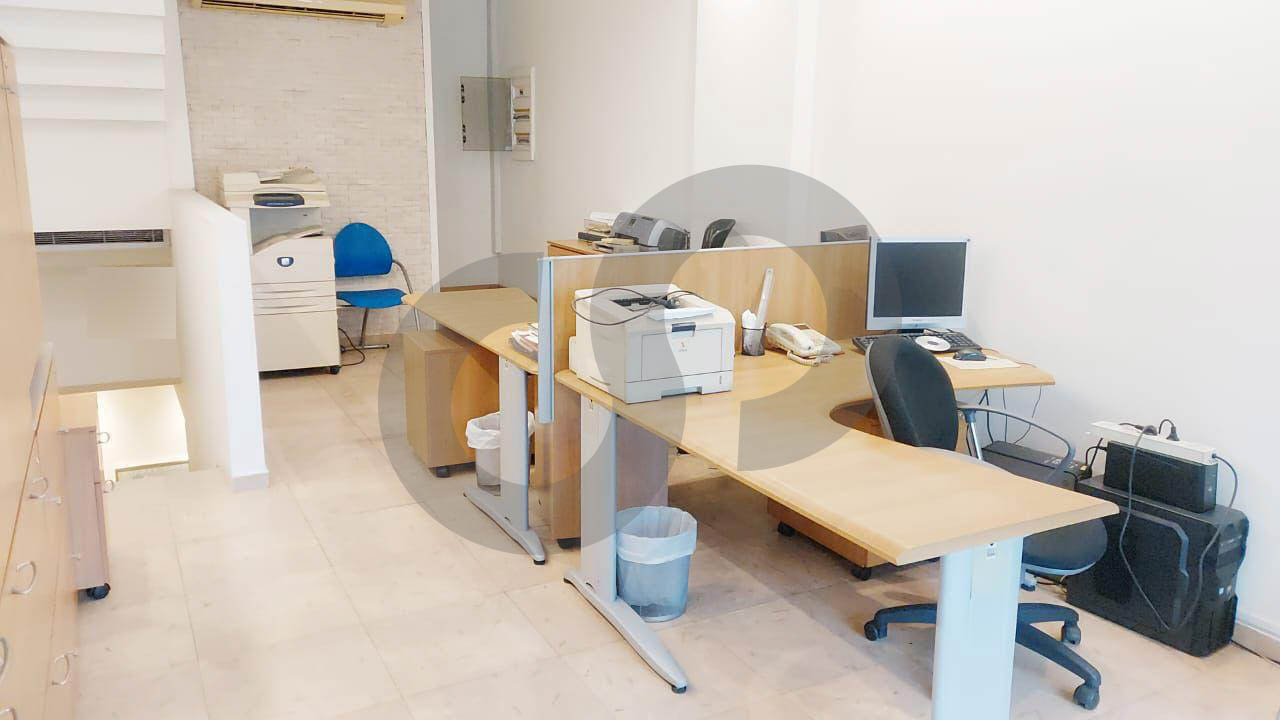 100 SQM Shop – Triplex – Prime Location – Furnished — الصورة 3