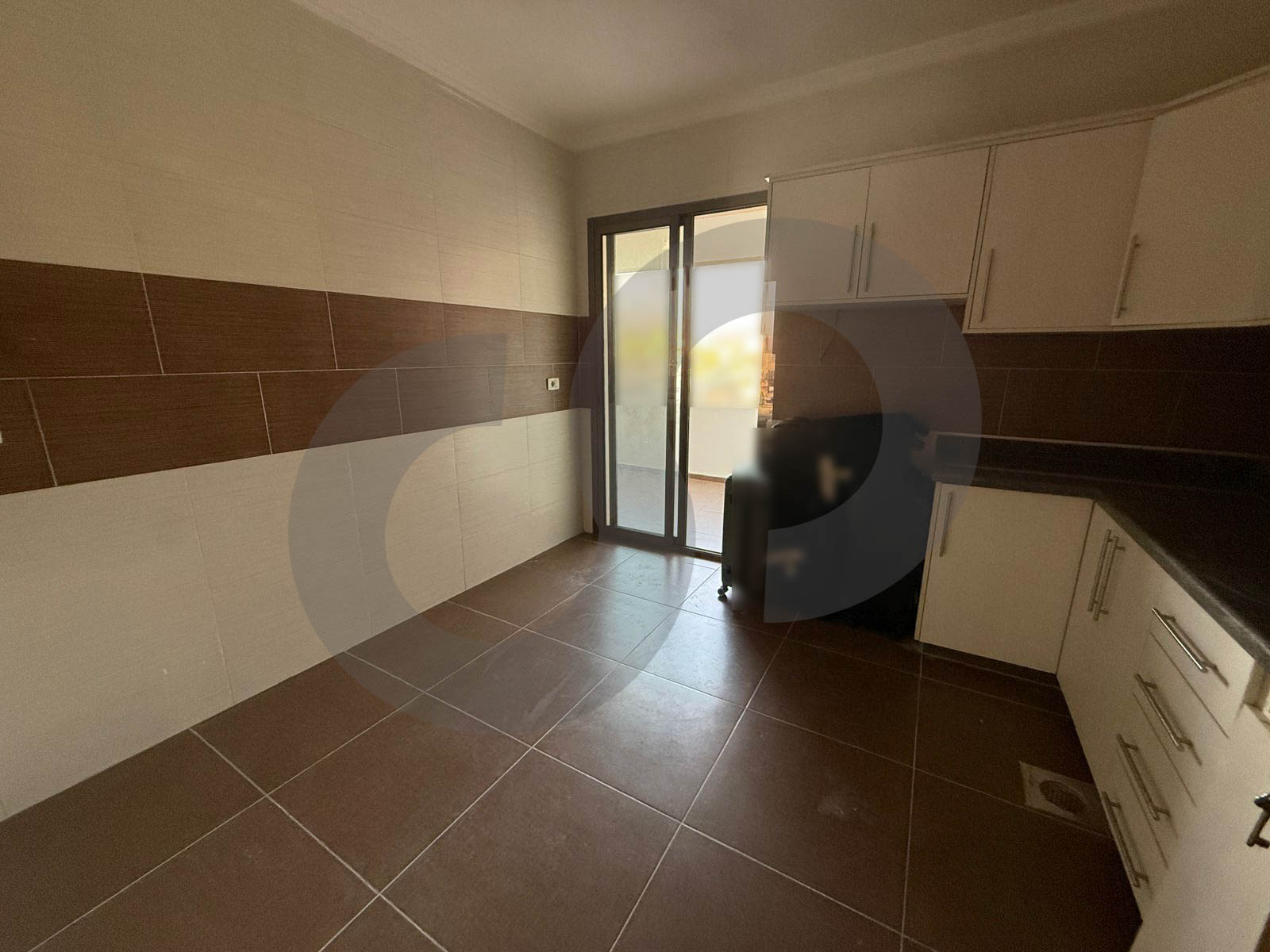220 sqm apartment in prime location in hamra for sale — الصورة 3