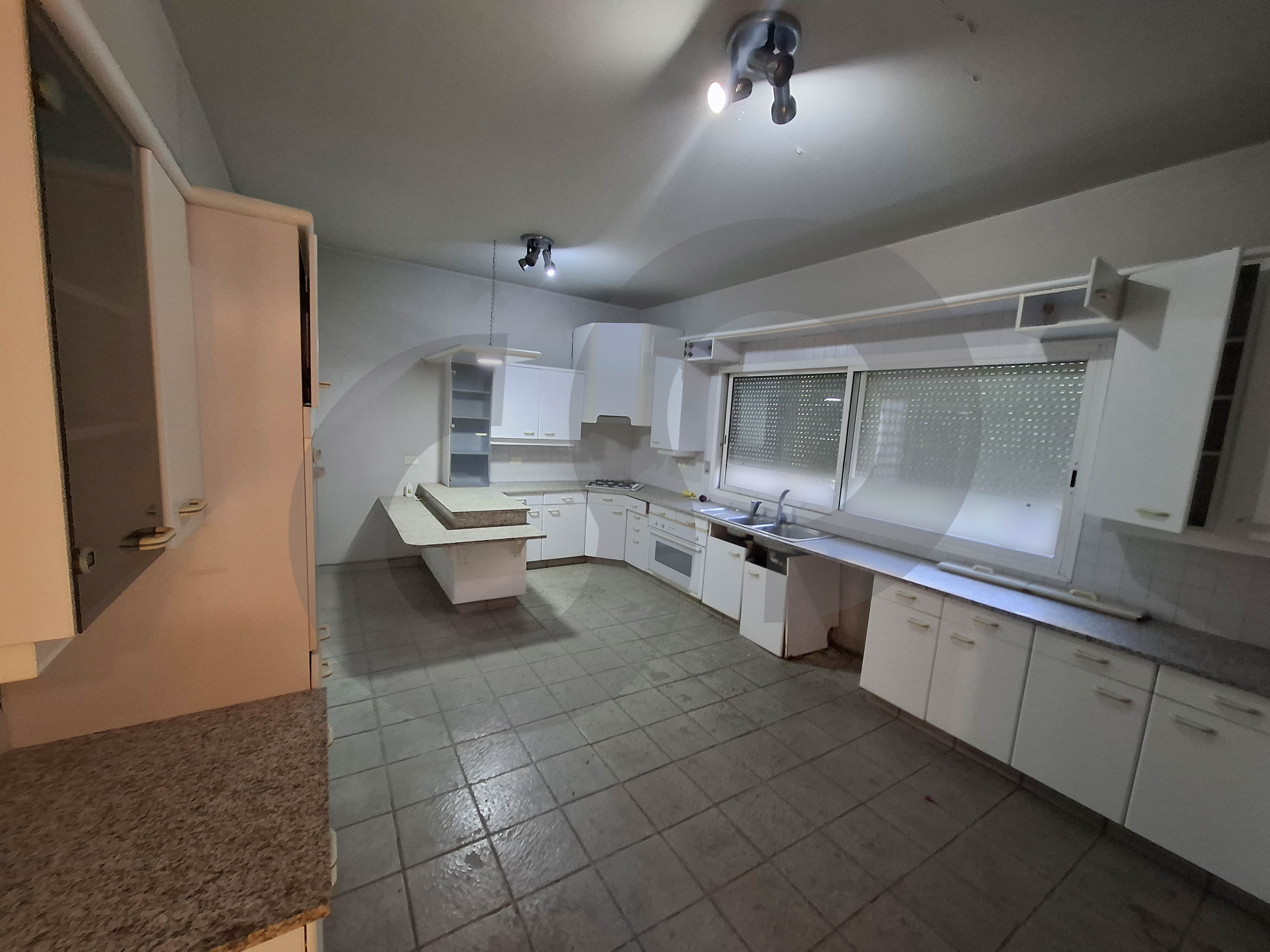 catchy 450 sqm apartment in kfarhbab for only 430,000$! — الصورة 3
