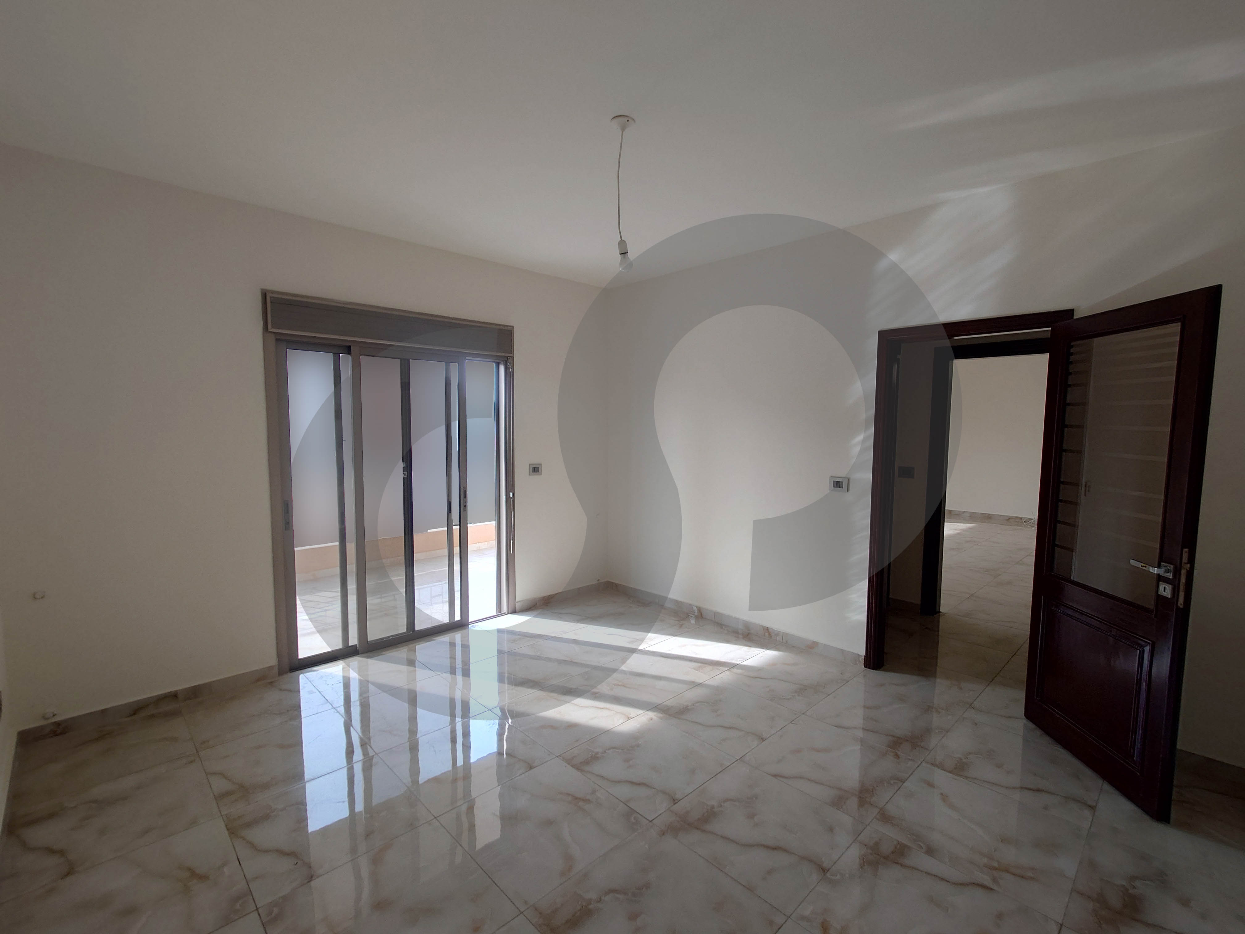 Spacious 185 SQM Apartment for Sale – living room–salon- Big Balconies – Beautiful View – Only 130,000$ — الصورة 3