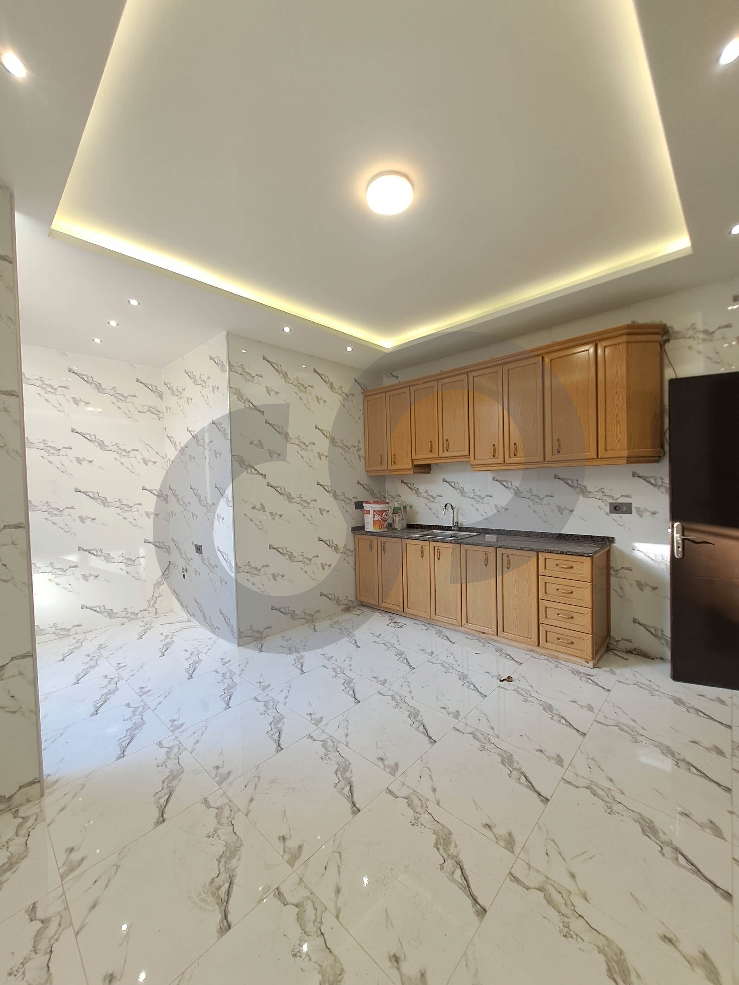 210 SQM spacious apartment for sale in Sanayeh – Direct Garden View — الصورة 3