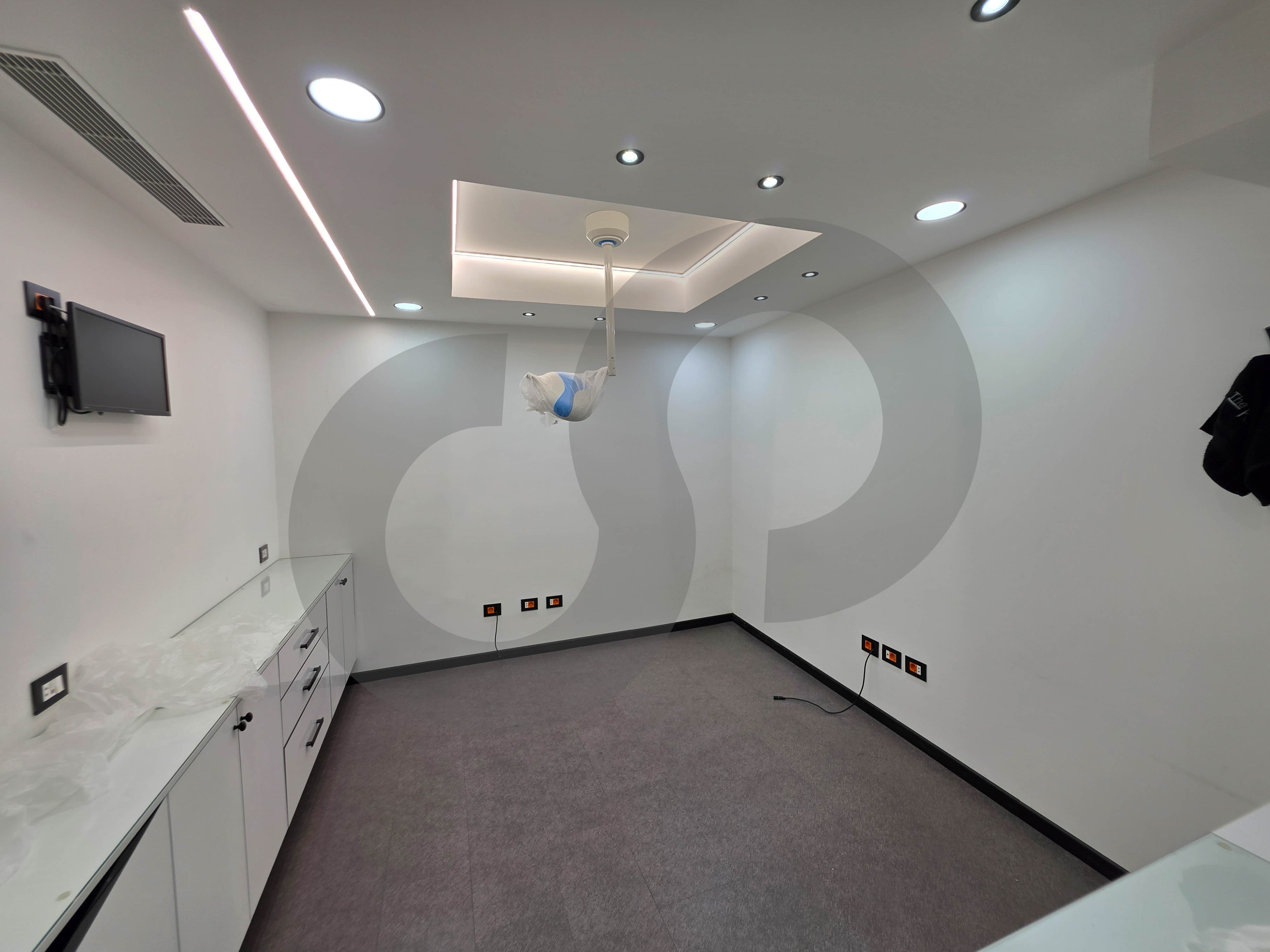 Brand new, decorated, prime area, baabda — الصورة 3