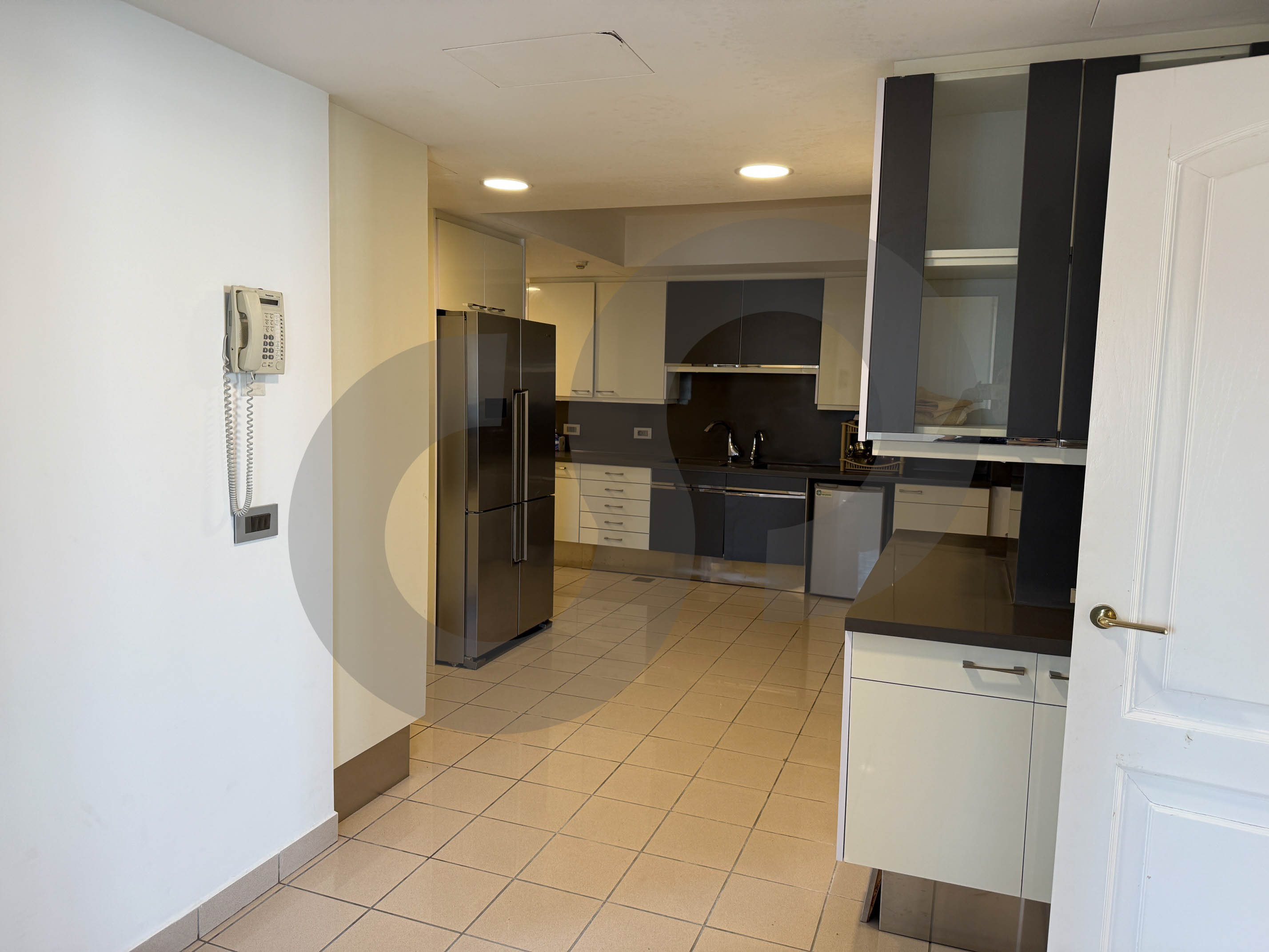 Great deal,prime location, luxurious,Ras beirut — الصورة 3