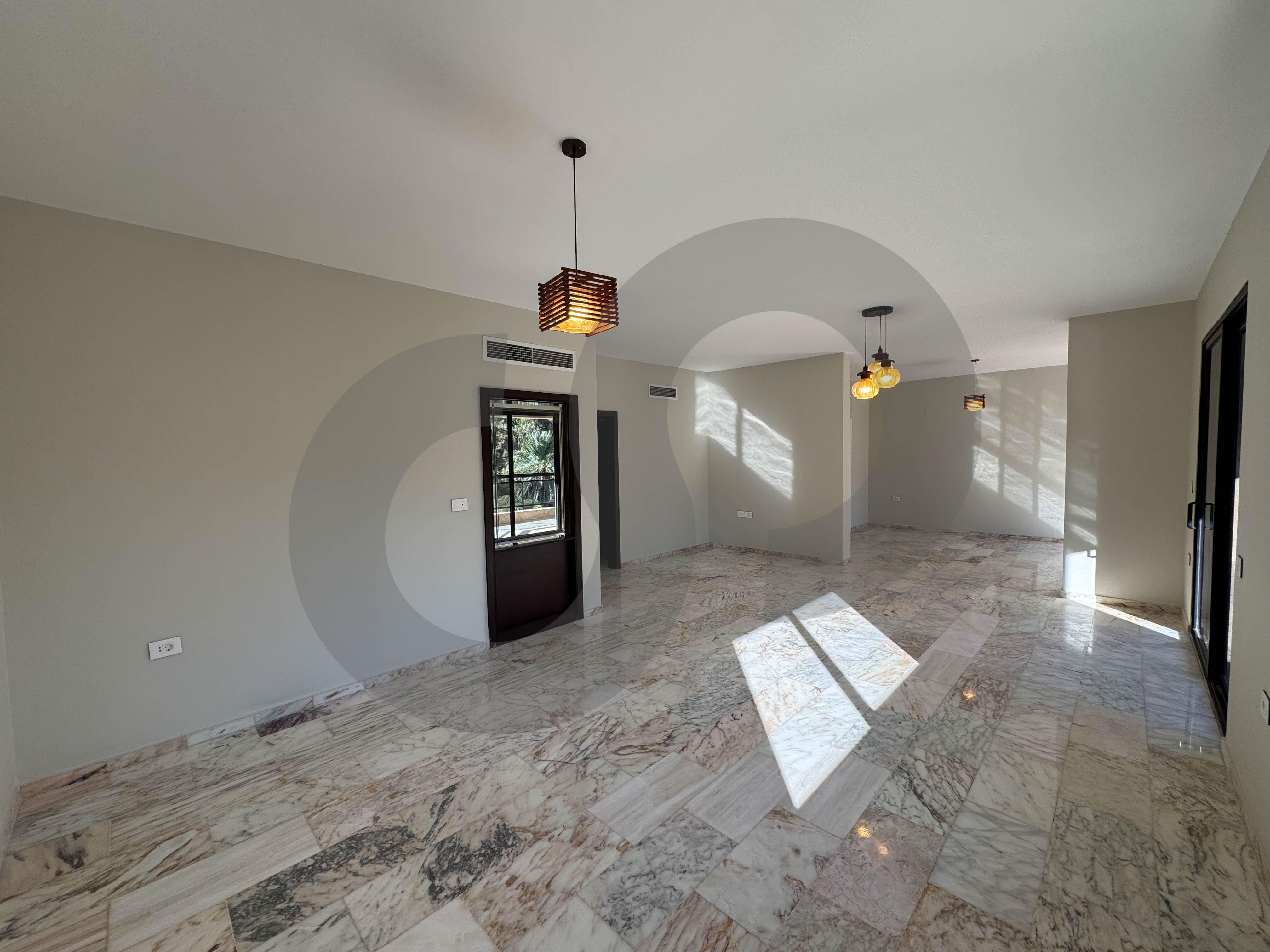 Parking, elevator, AC, balcony,Ain Al Mraiseh — photo 3