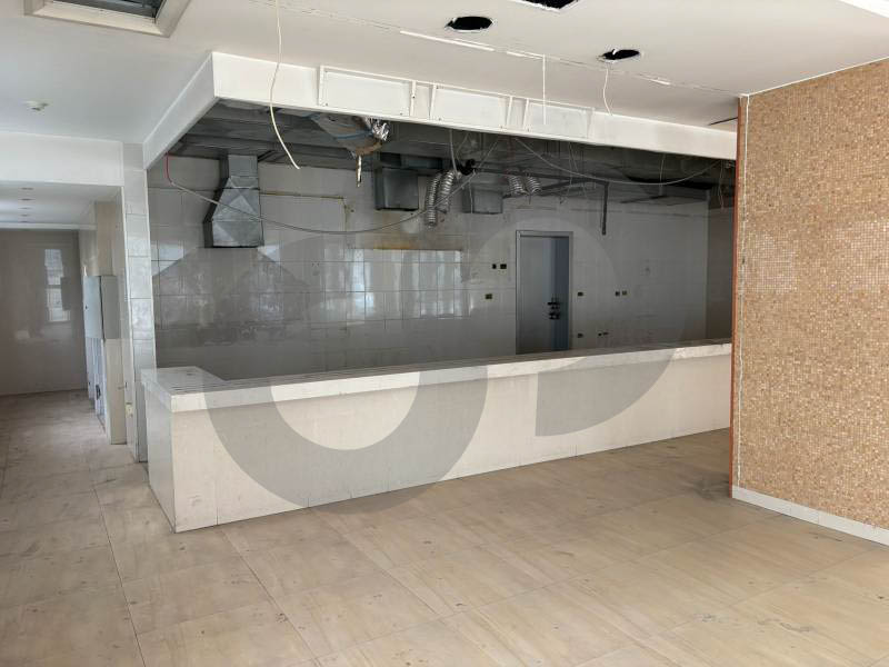 Spacious Prime Showroom for rent , mkalles — الصورة 3