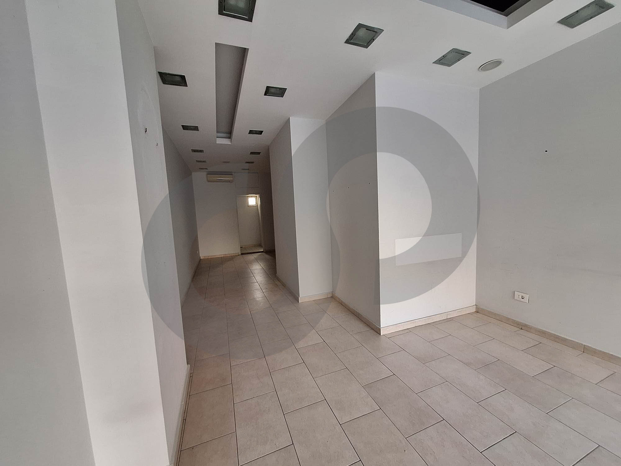 Fully Decorated Shop Ready for Rent, Mansourieh — الصورة 3