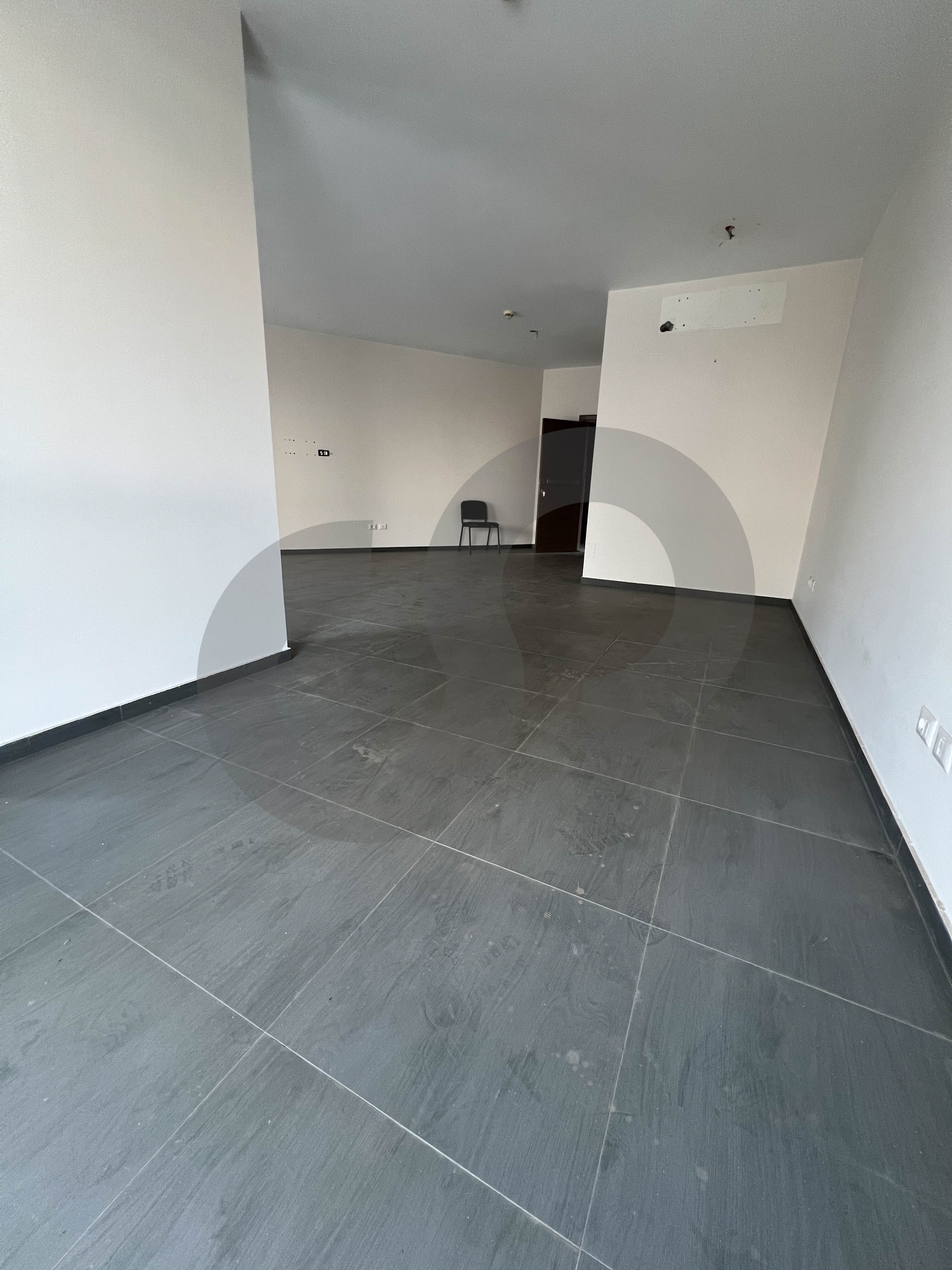 well-known center, prime location, Jal El Dib — الصورة 3