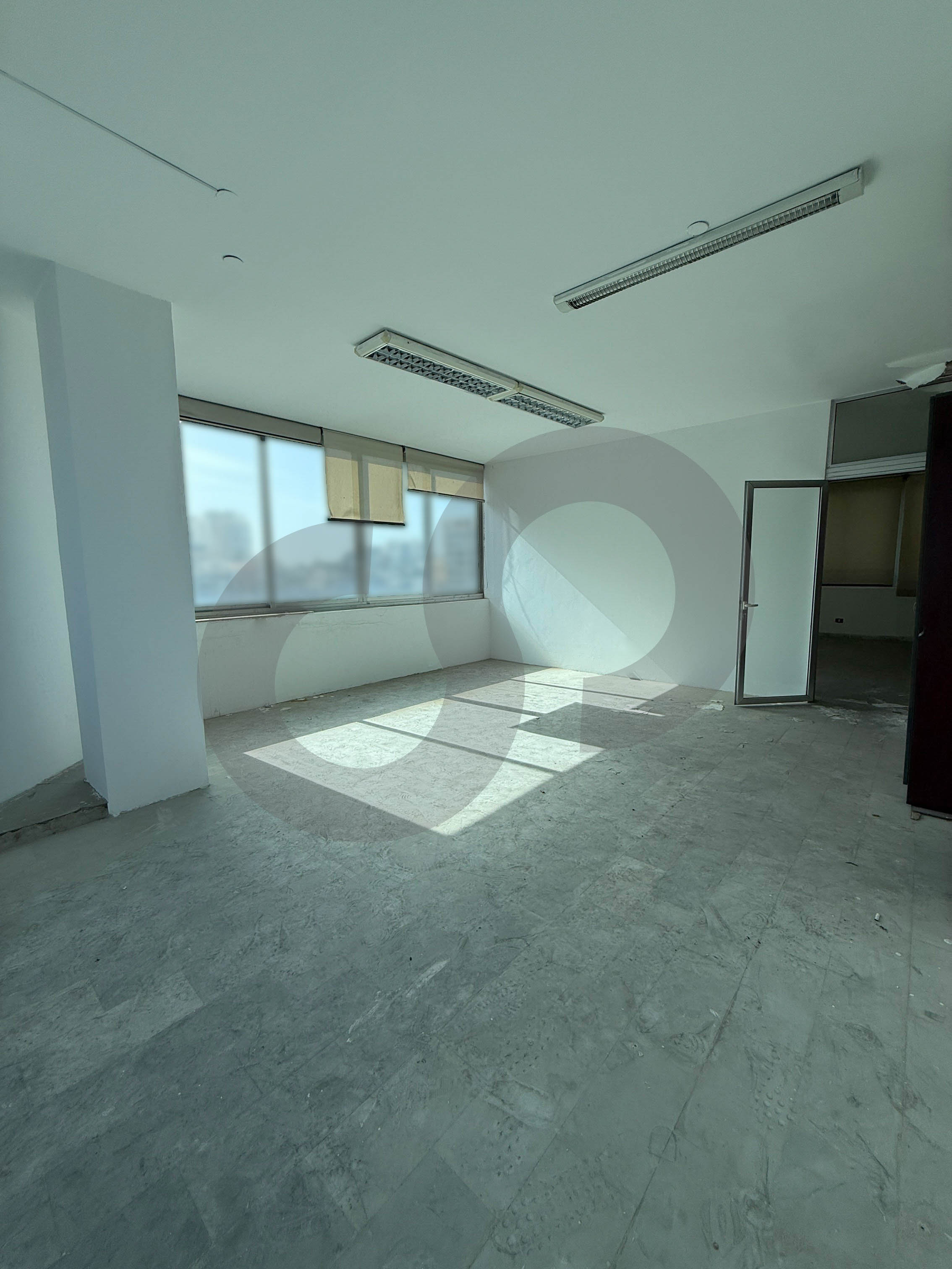 Office,24/7 electricity,2 concierges, Verdun — الصورة 3
