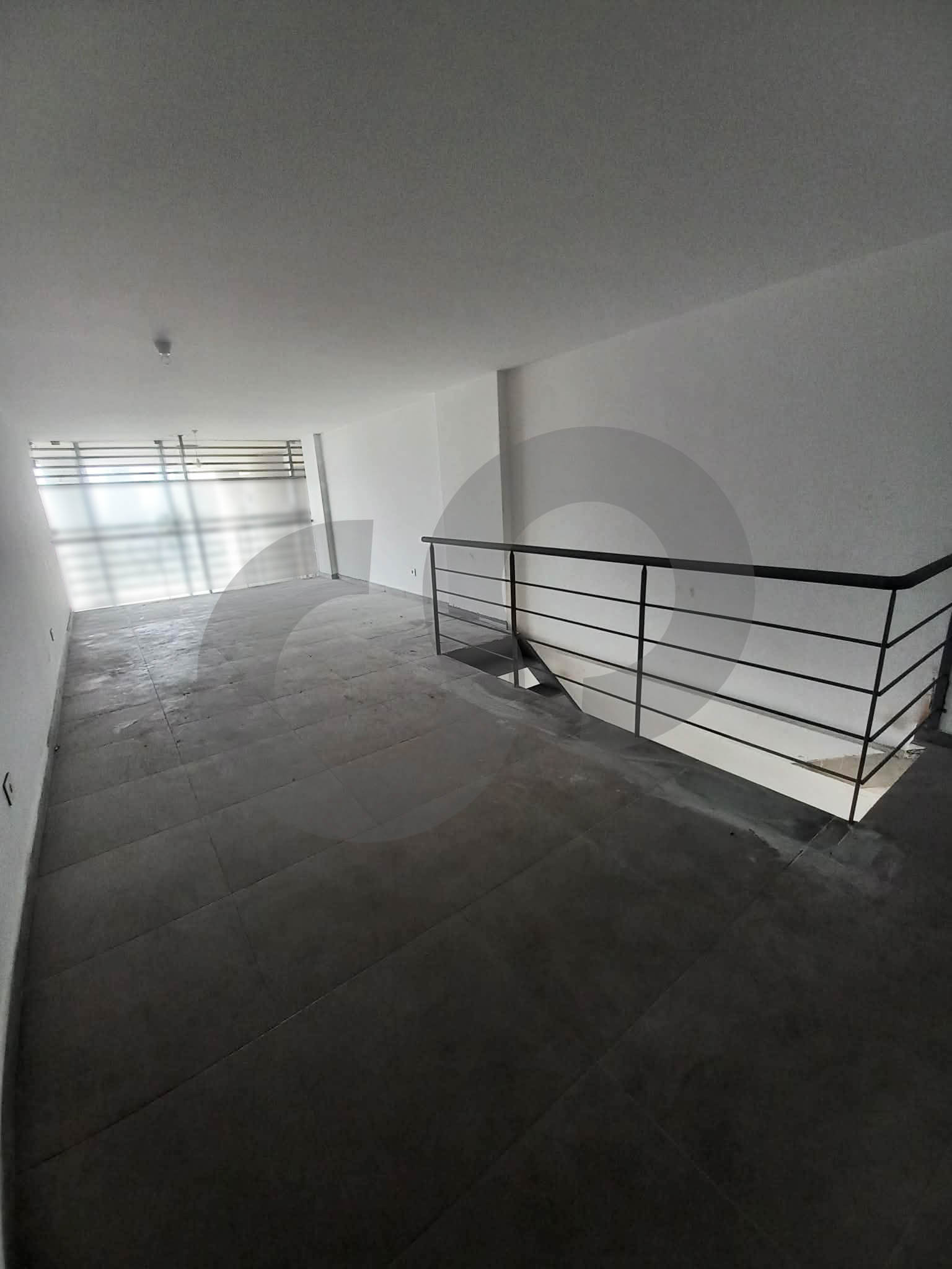 Duplex shop, well-known commercial center,jbeil — الصورة 3