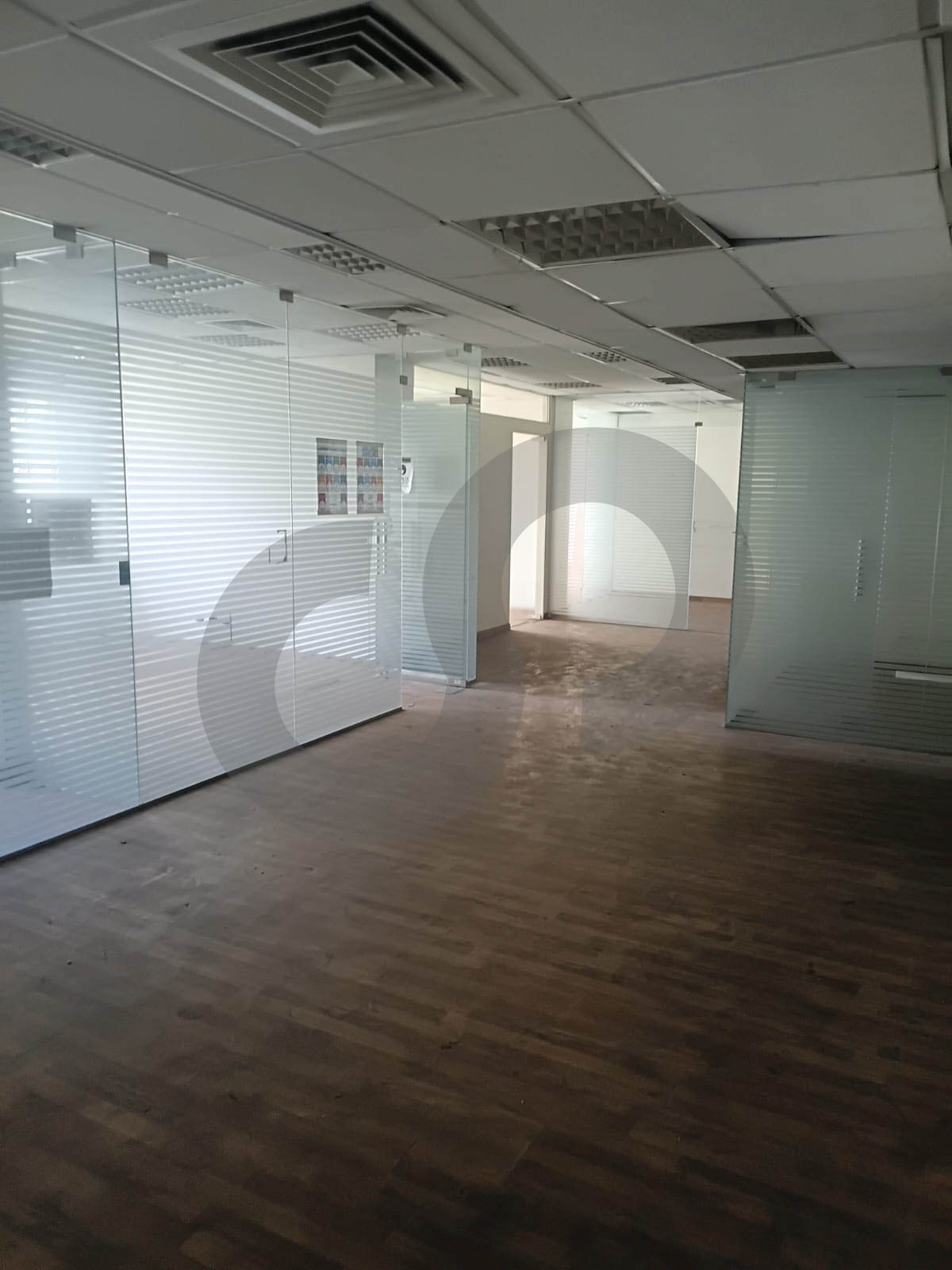 Open Space Office for Sale in Beirut Hamra — الصورة 3