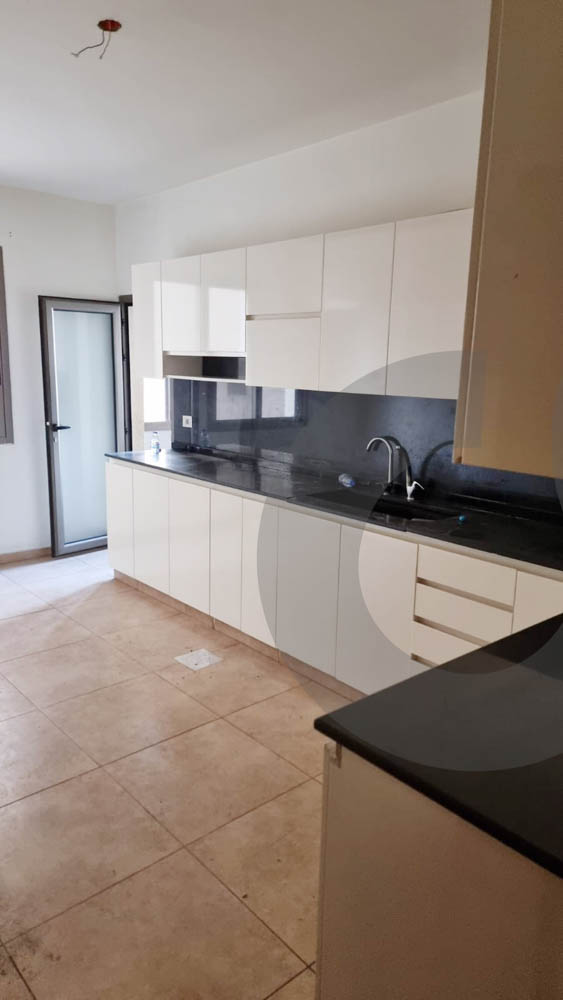 High floor , prime location , Ras El Nabaa — الصورة 3