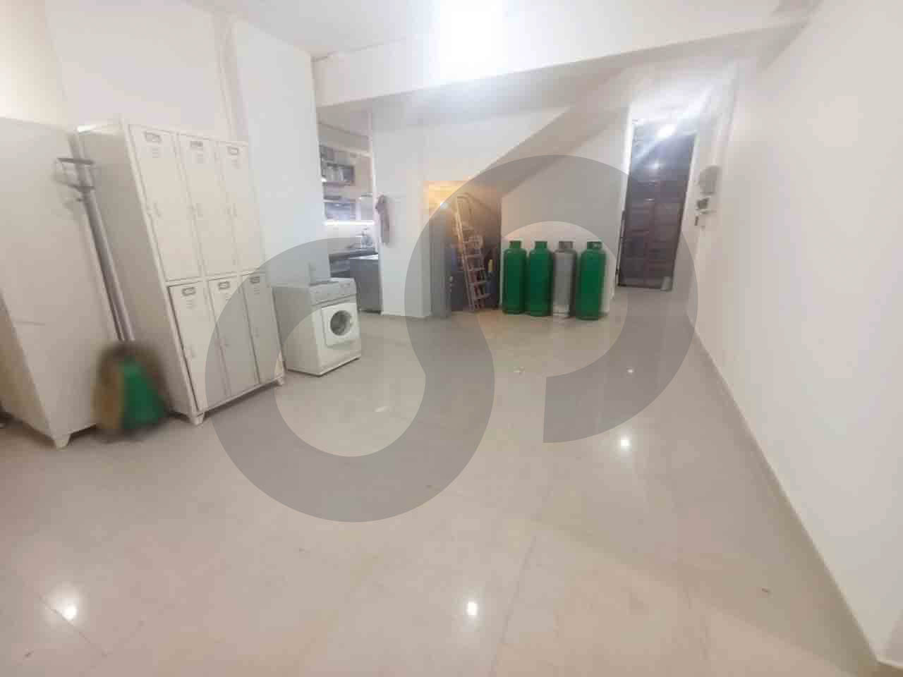 Triplex Shop, storage,elevator,Furn El Chebbak — الصورة 3