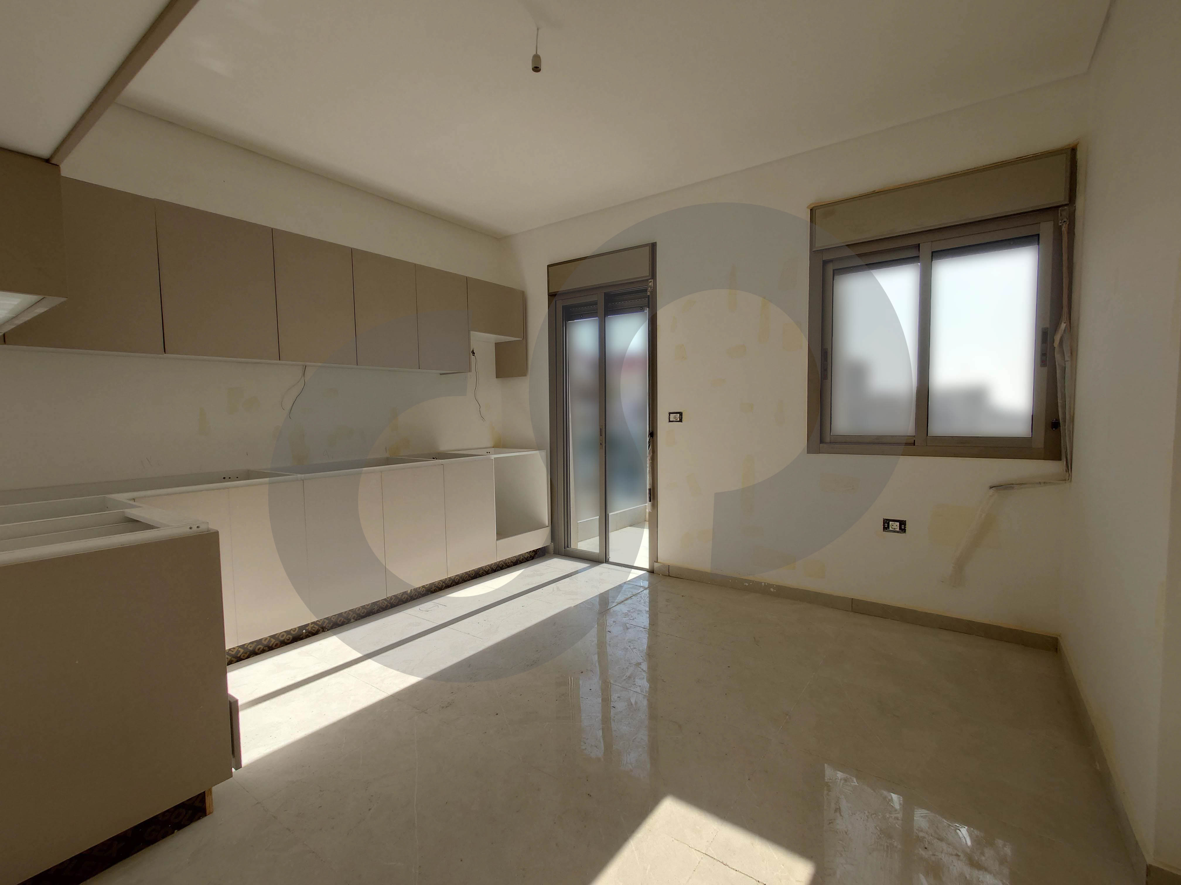 Panoramic View, Storage, Central heating, ehden — الصورة 3