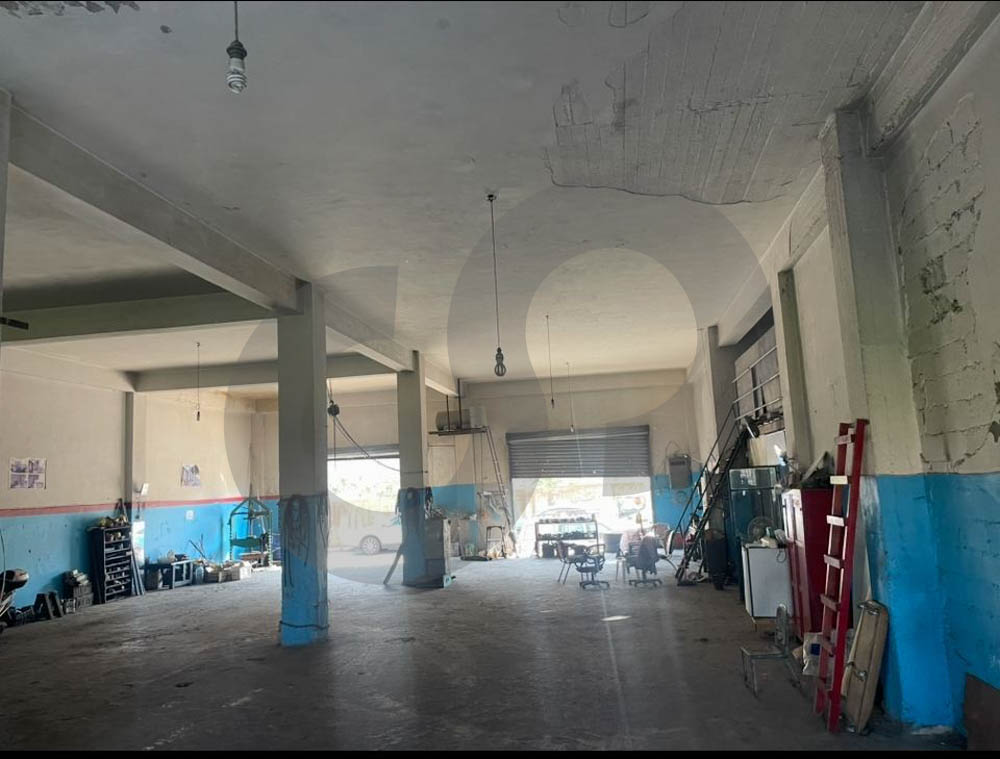 Strategic Location ,Warehouses for sale in Mkalles — الصورة 3