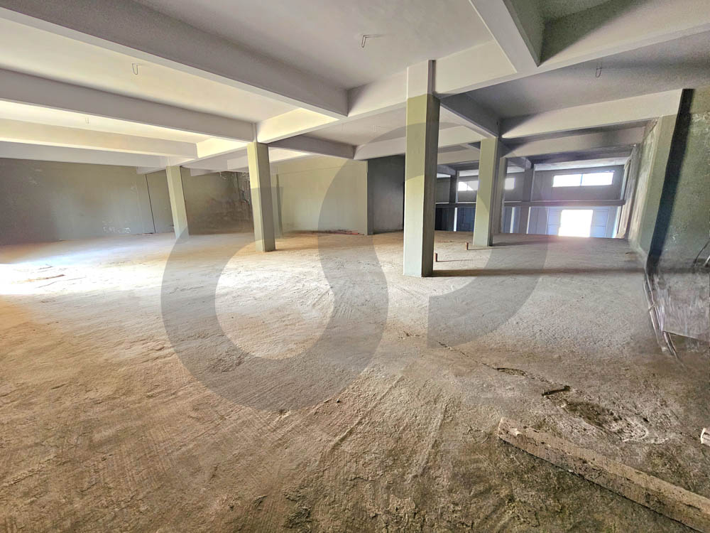 Two floor building , Mezzanine , Chekka — الصورة 3