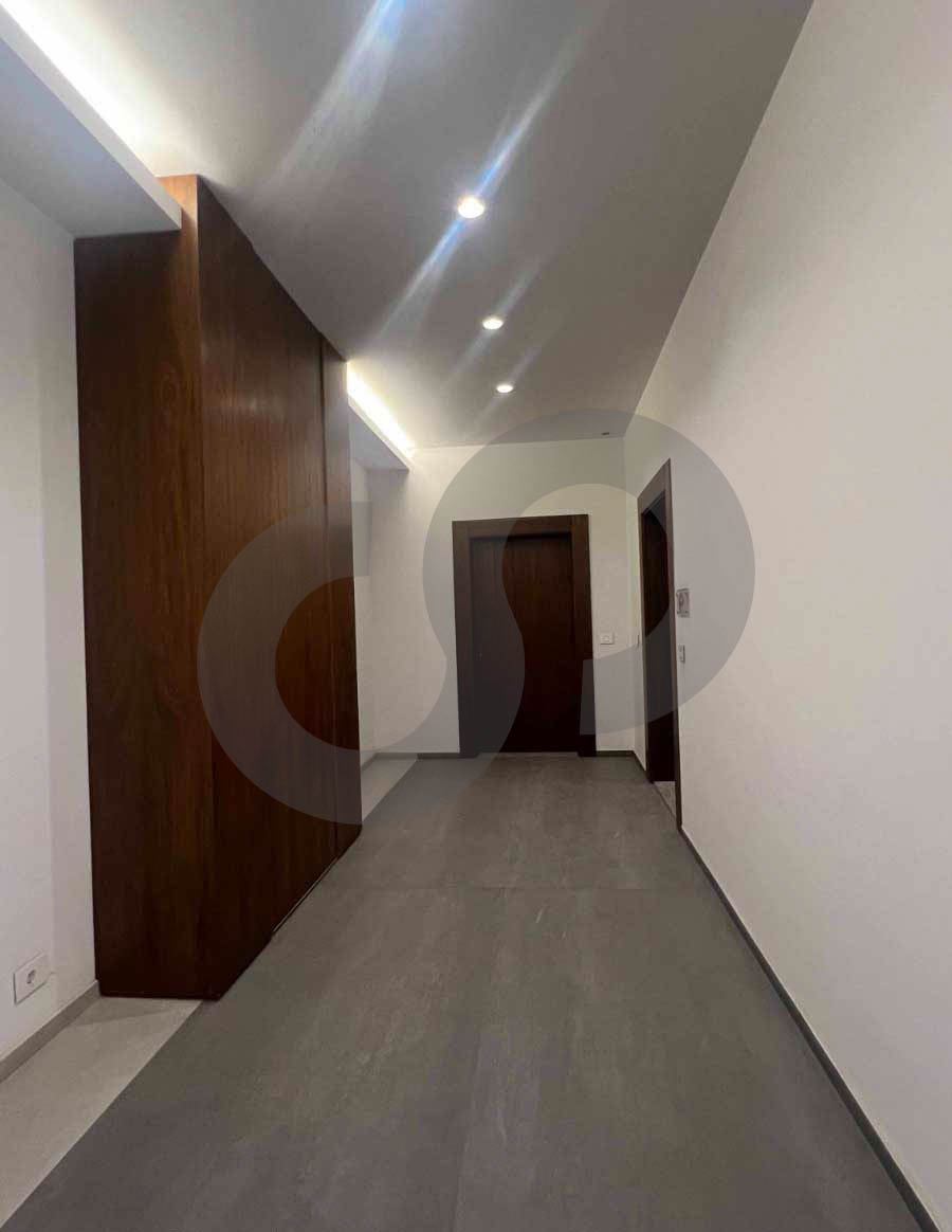 prime location, parking, elevator, Dbaye — الصورة 3