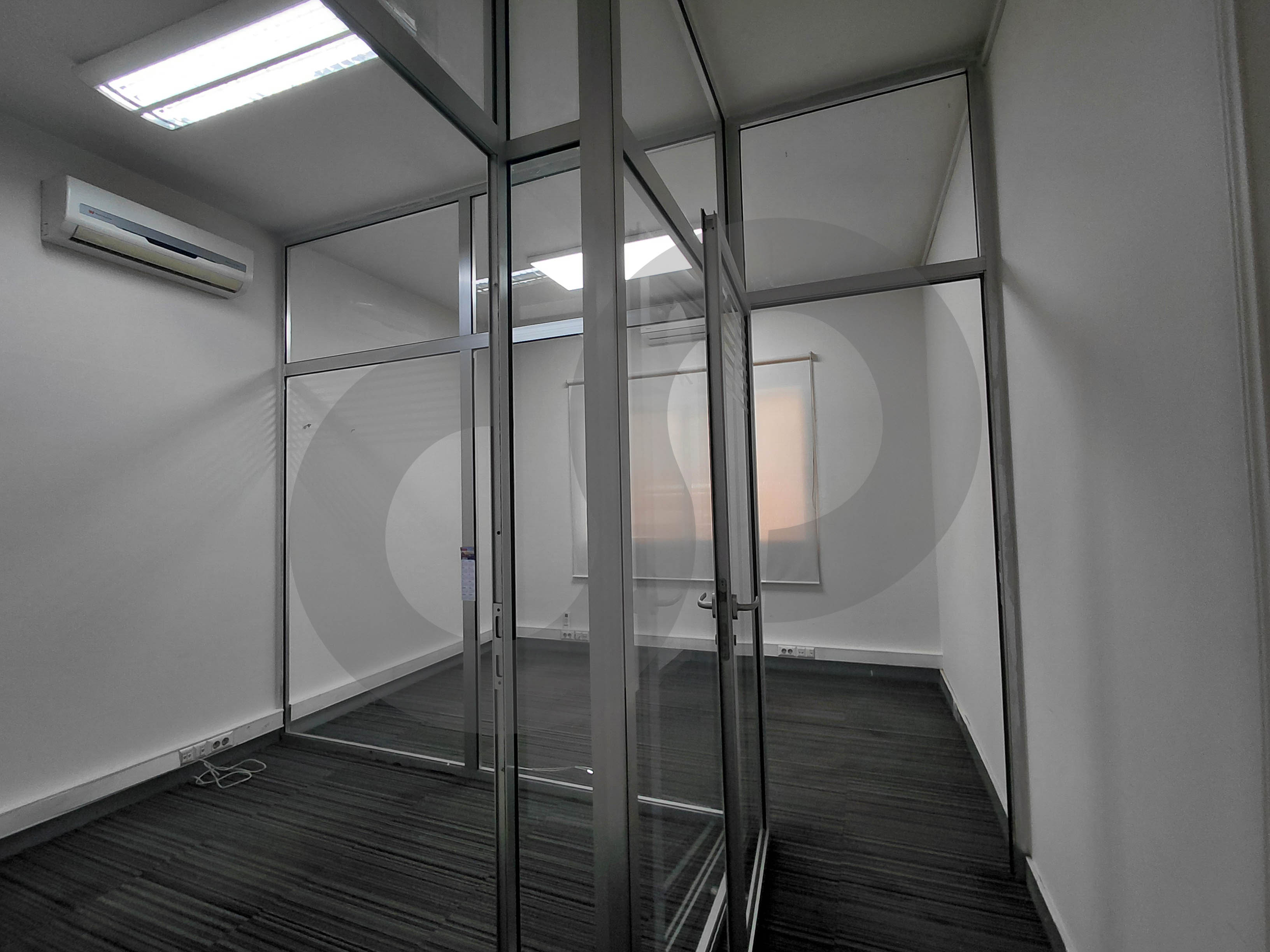 elevator, 2 parking, Sin El Fil, Mirna Chalouhi — الصورة 3