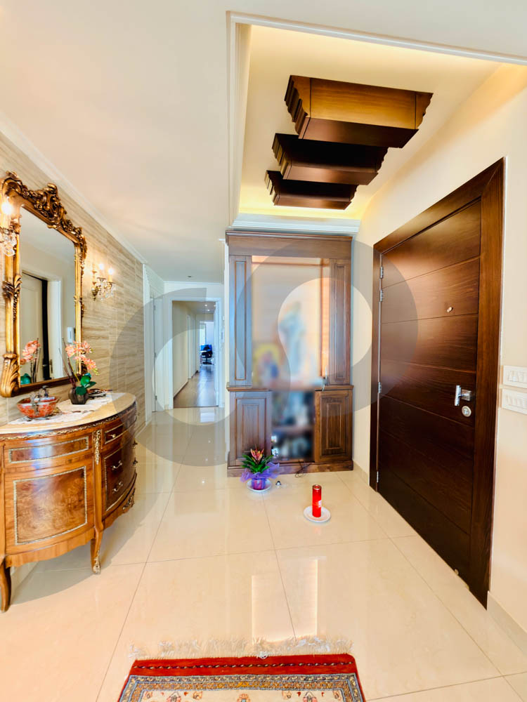 Balcony , Chimney, Prime location ,Haret Sakher — الصورة 3