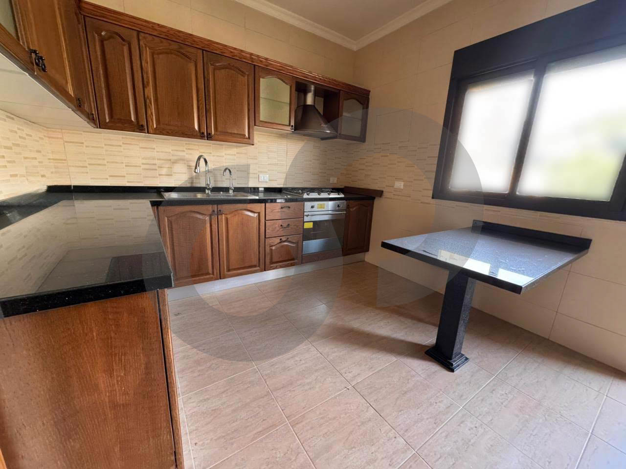 2 covered parking, balcony, great deal, Jbeil — الصورة 3