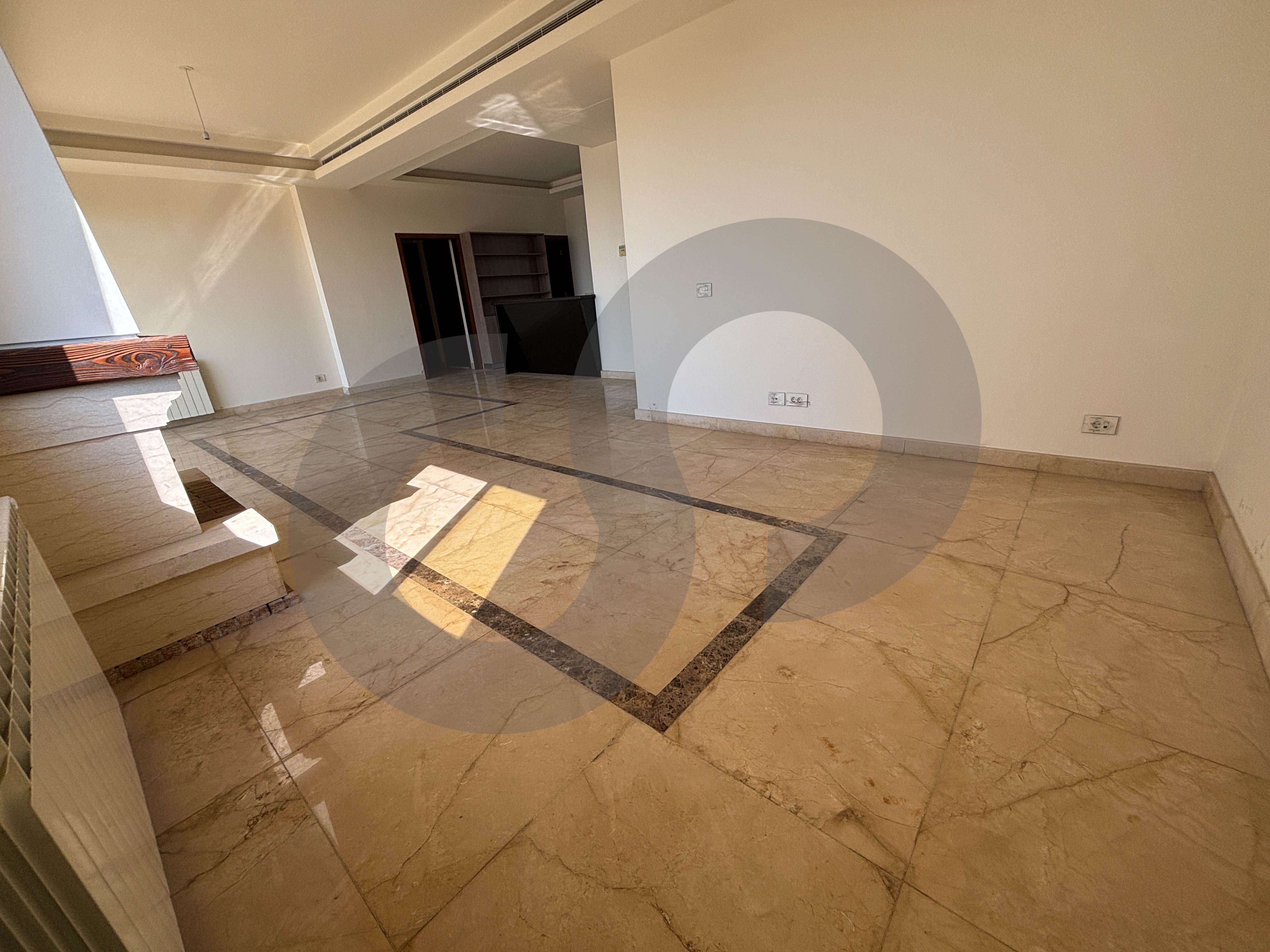 2 balconies, two parking, maid's room, Dbaye — الصورة 3