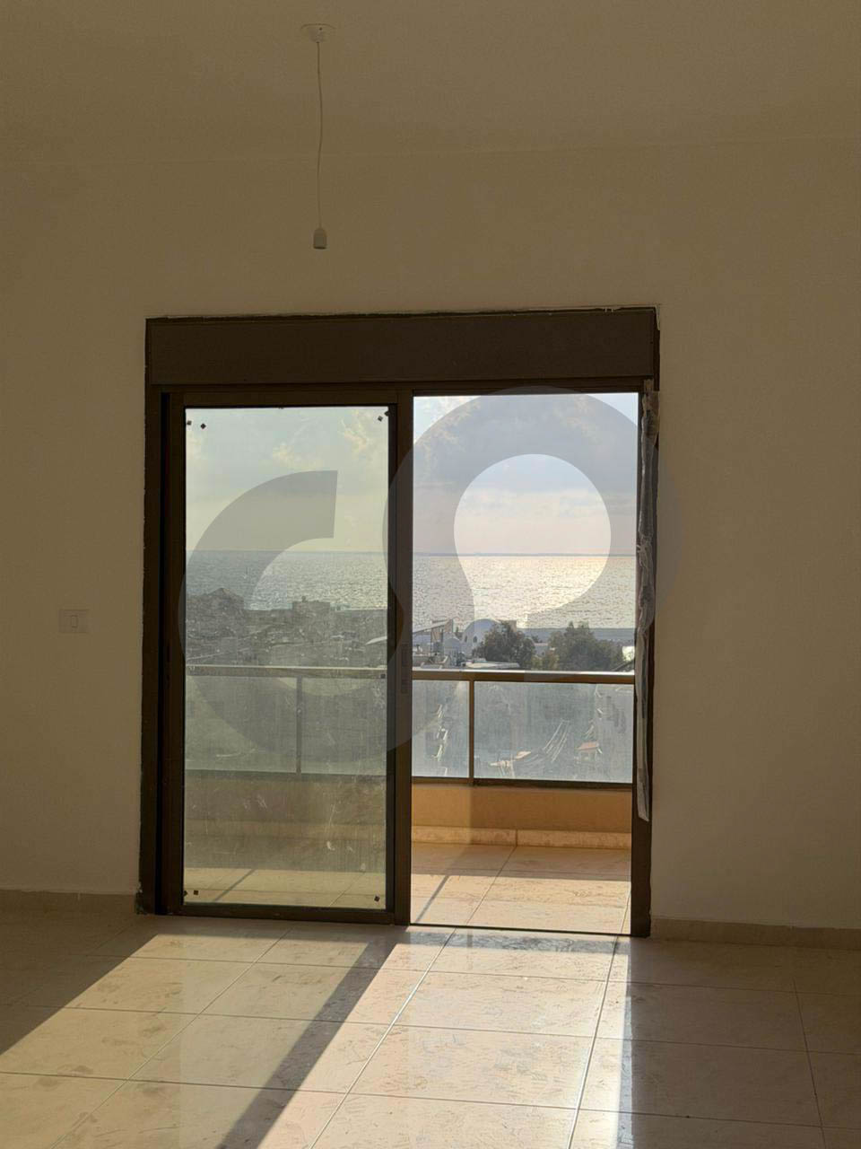 Sea view, indoor parking, 3 balconies, Batroun — الصورة 3