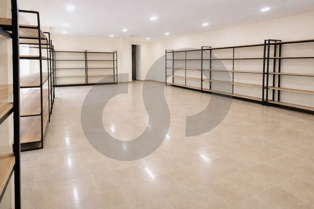 Prime Commercial Shop for Sale, Rent,Mansourieh — الصورة 3