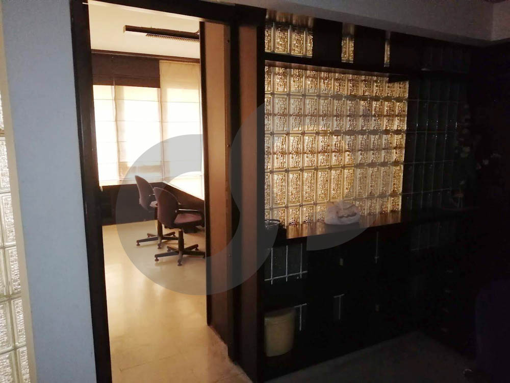 Commercial opportunity in Furn el Chebbak — الصورة 3