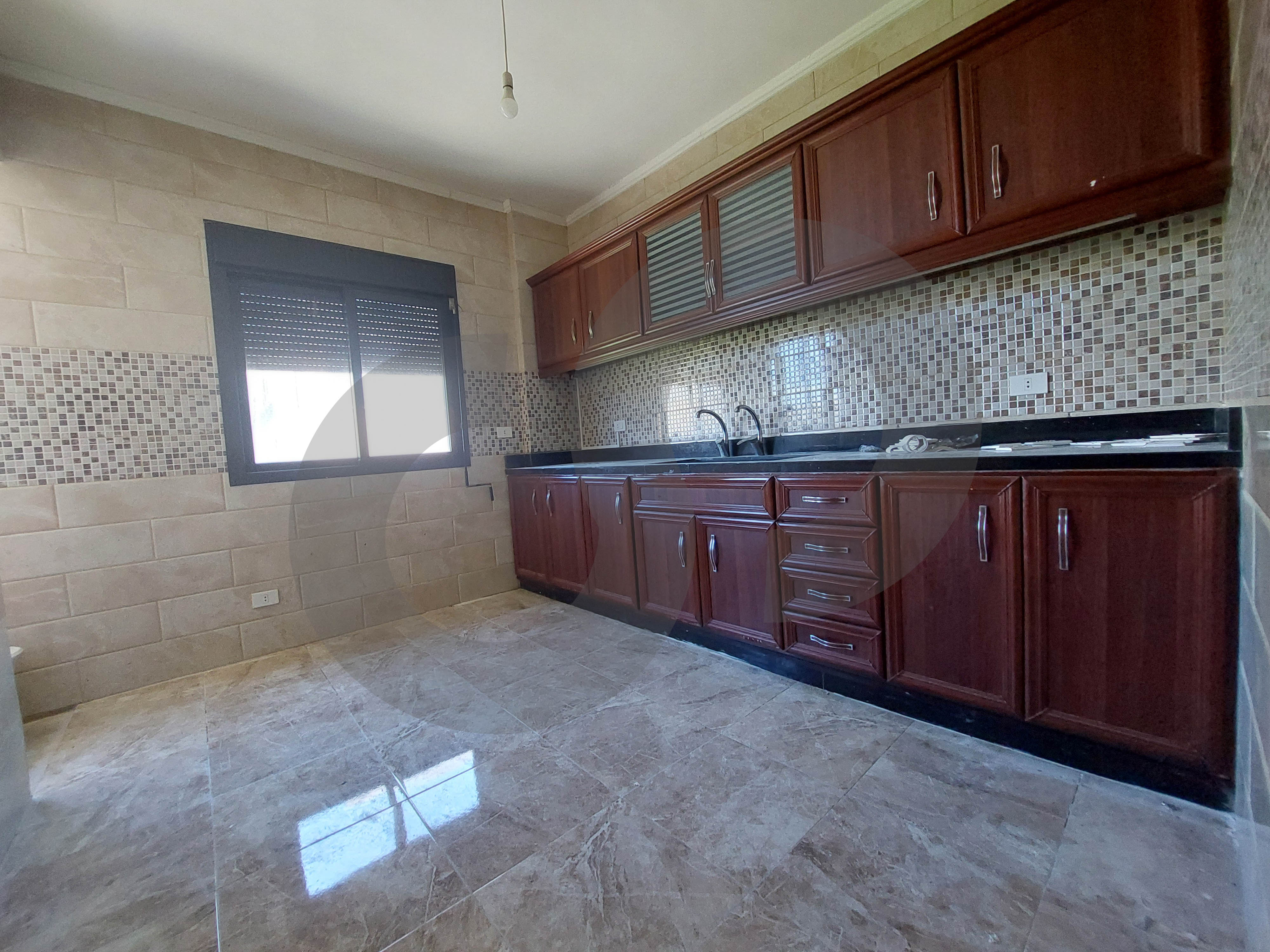 2 balconies, sea view, great deal, Hosrayel — الصورة 3