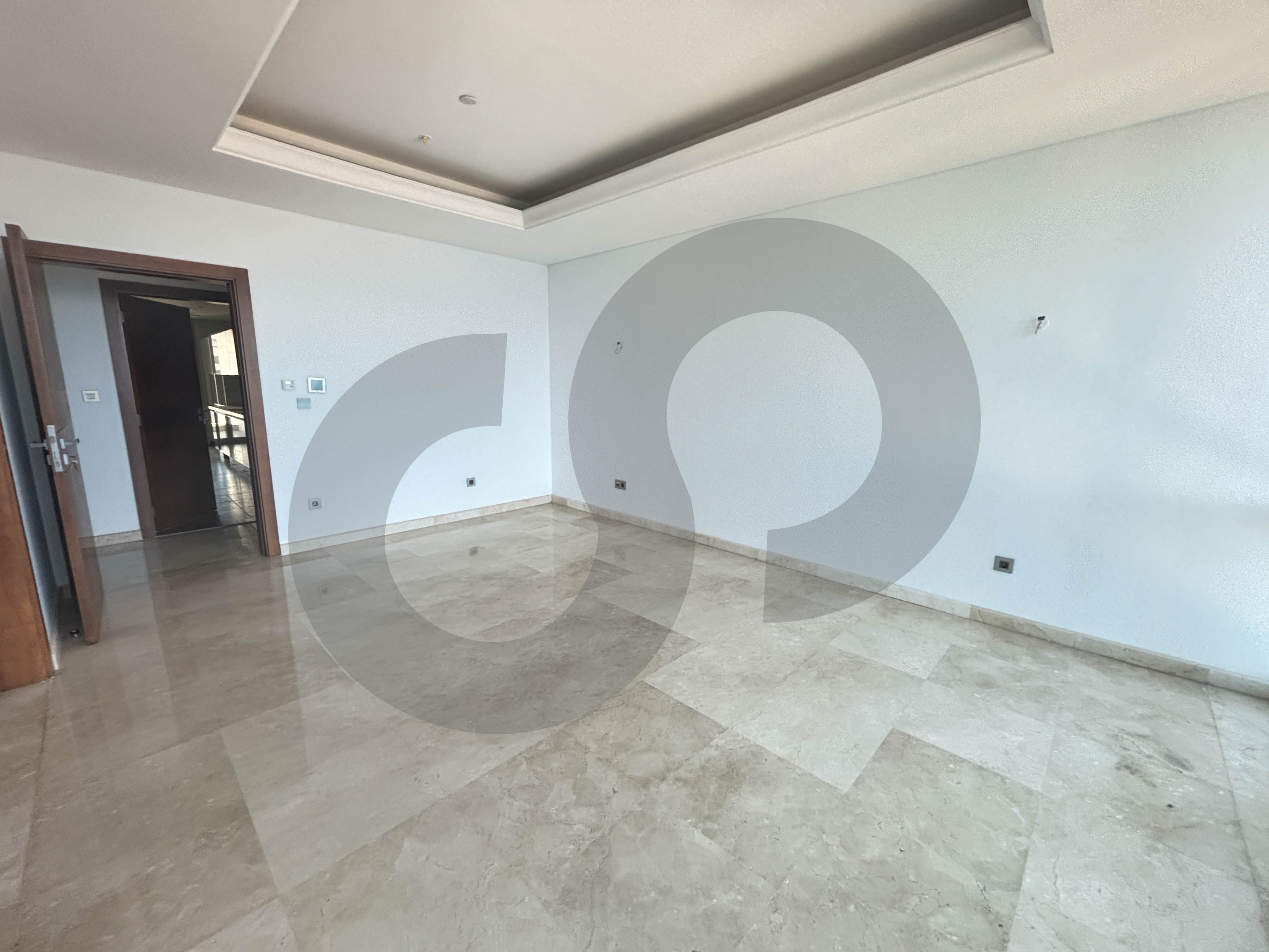 Prime area, sea view, Downtown, Beirut waterfront — photo 3