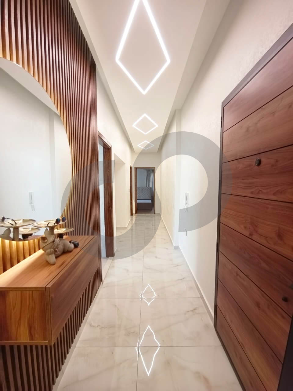 Open View, Renovated, Ain El Remmaneh, Baabda — الصورة 3