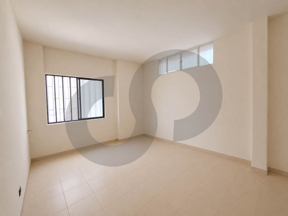Needs renovation, Spacious property , Mansourieh,Maten — الصورة 3