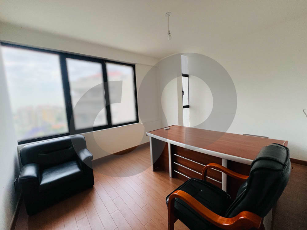 Prime location ,Attractive price,Office, Jounieh -Keserwan — الصورة 3