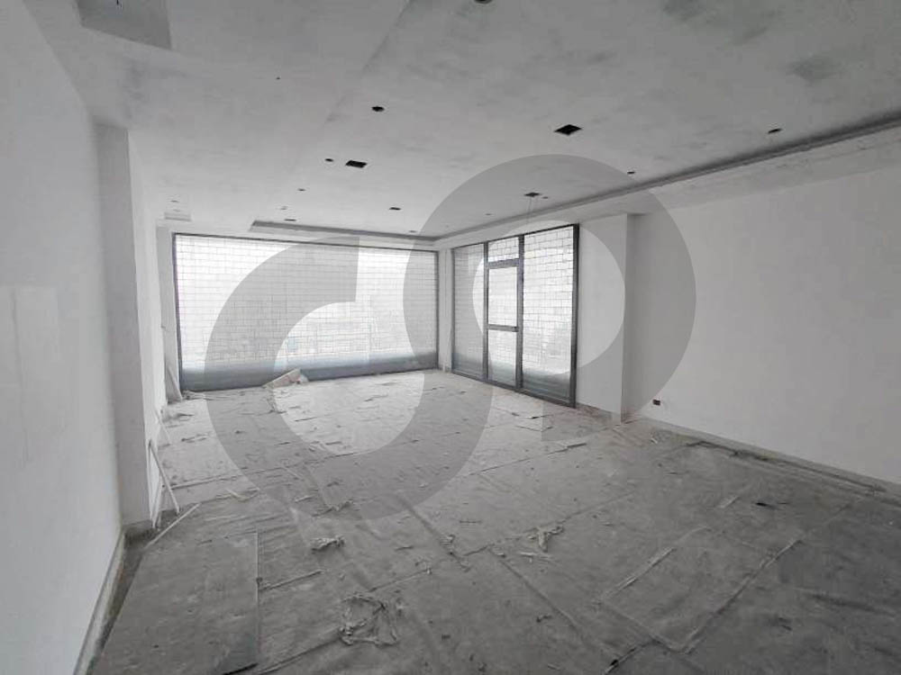 GOOD RENTAL PRICE,COMMERCIAL HOT SPOT, Mansourieh highway-Metn — الصورة 3