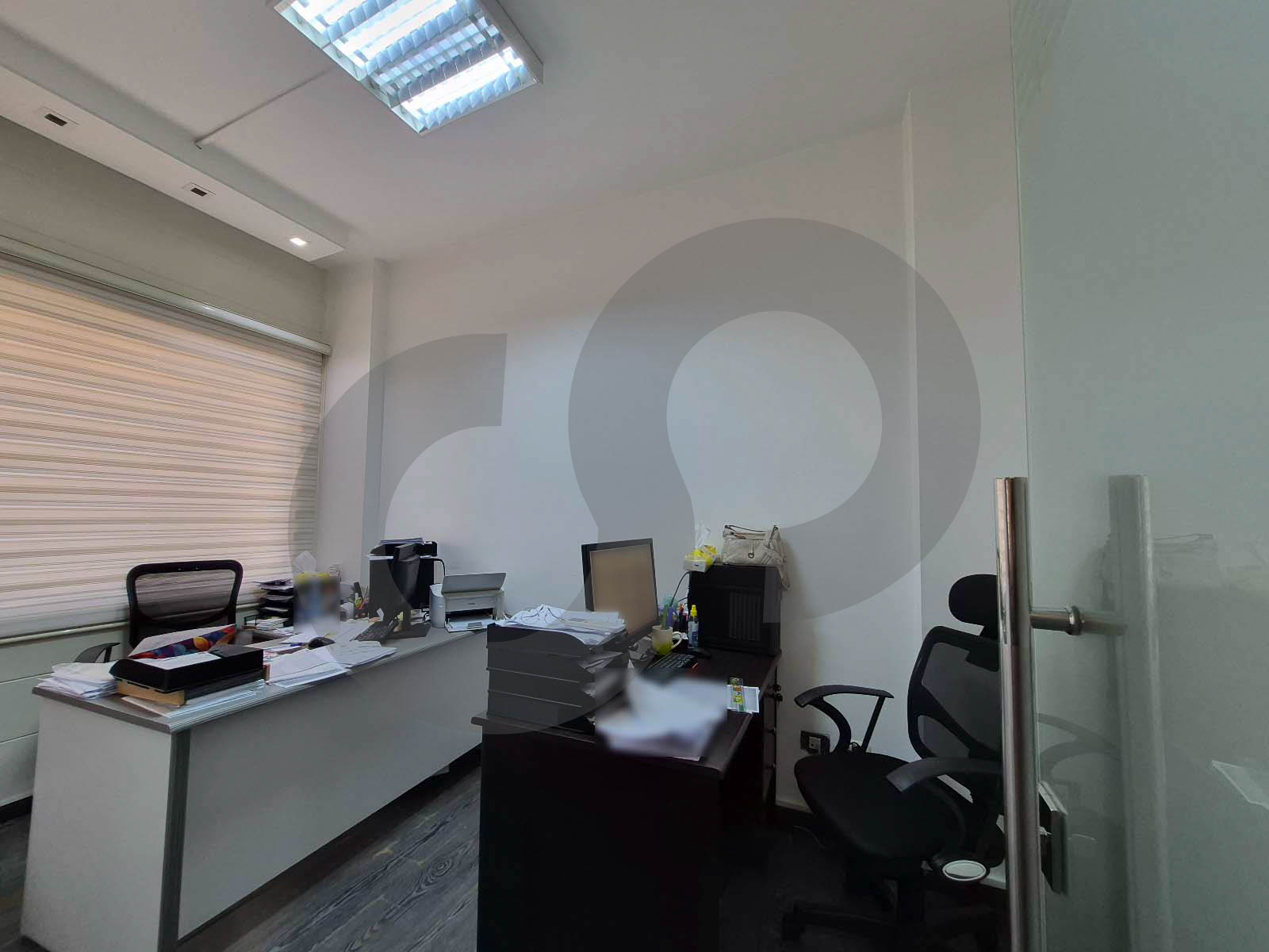 prime location, Very Known Commercial Building, metn, antelias — الصورة 3