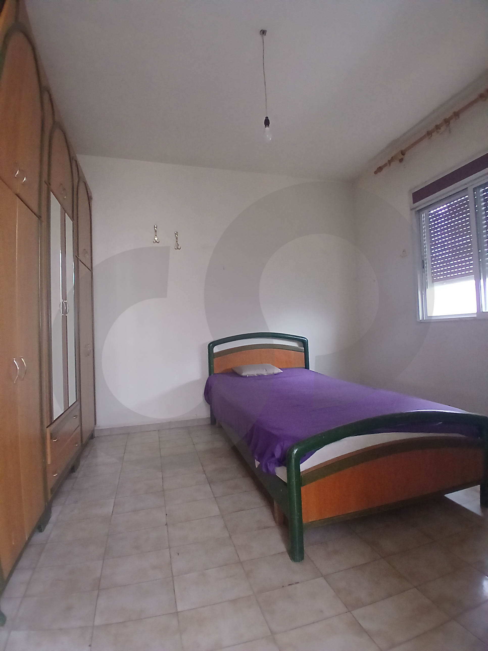 This bright and roomy apartment is just steps away from shops, schools,public transport # — الصورة 3