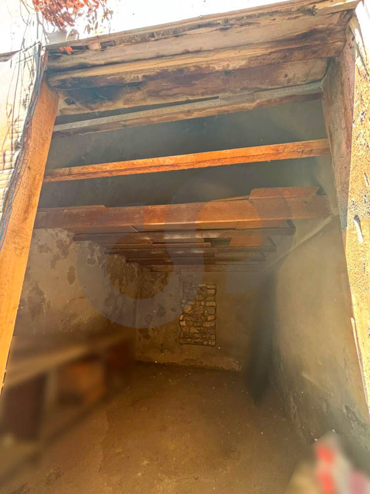 HISTORICAL SHOP FOR RENT IN THE HEART OF BATROUN SOUKS — الصورة 2