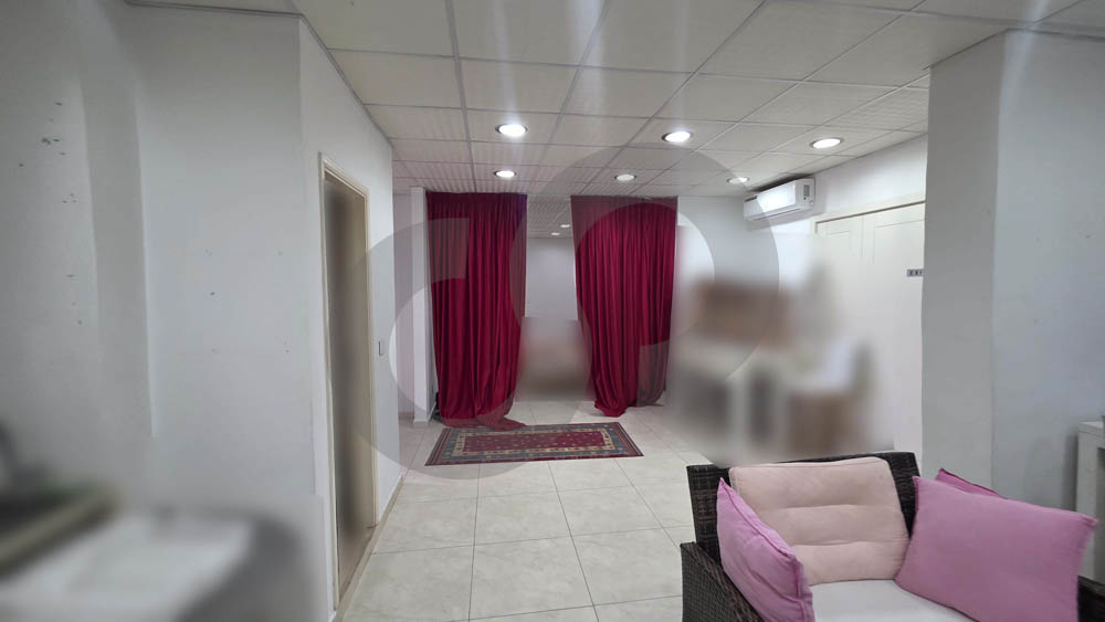SEMI FURNISHED/GREAT LOCATION/IDEAL TO START YOUR BUSINESS/MTAYLEB-METN — الصورة 2