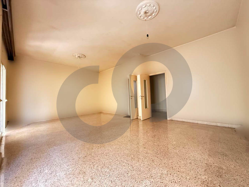 Apartment for Sale in Achrafieh Sioufi | Prime Location & Easy Access — الصورة 2