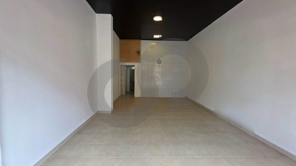 COMMERCIAL SHOP FOR RENT / PRIME LOCATION / AIN SAADEH-METN — الصورة 2