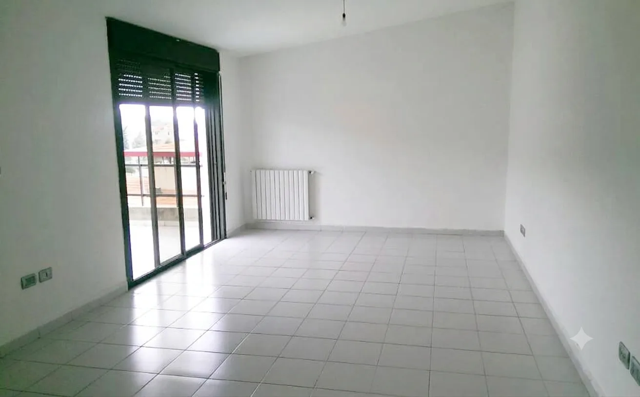 Apartment for Sale in Qornet El Hamra — الصورة 9