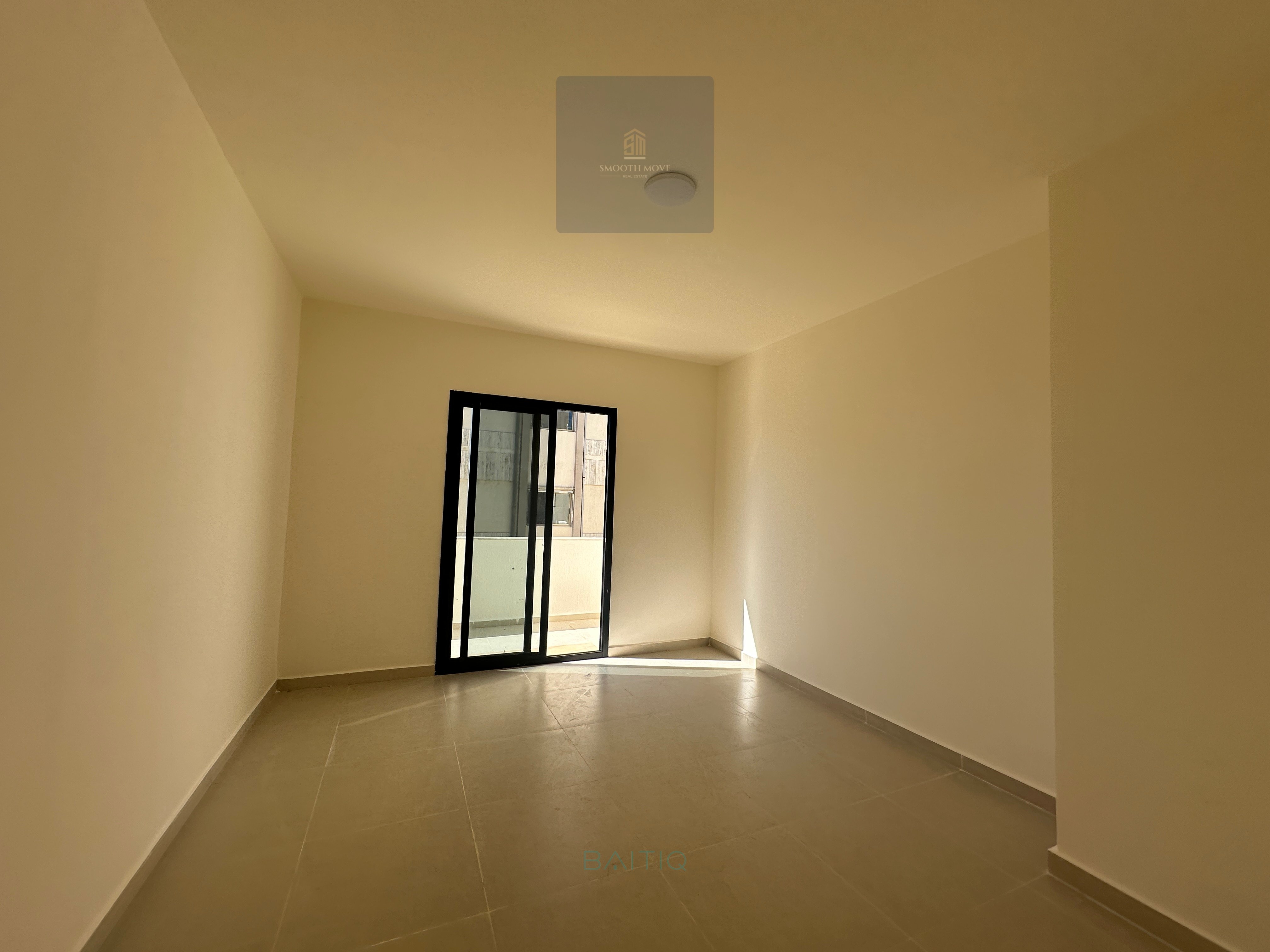 Seaview Apartment With Terrace for Rent in Tallet al Khayat, Beirut — الصورة 4