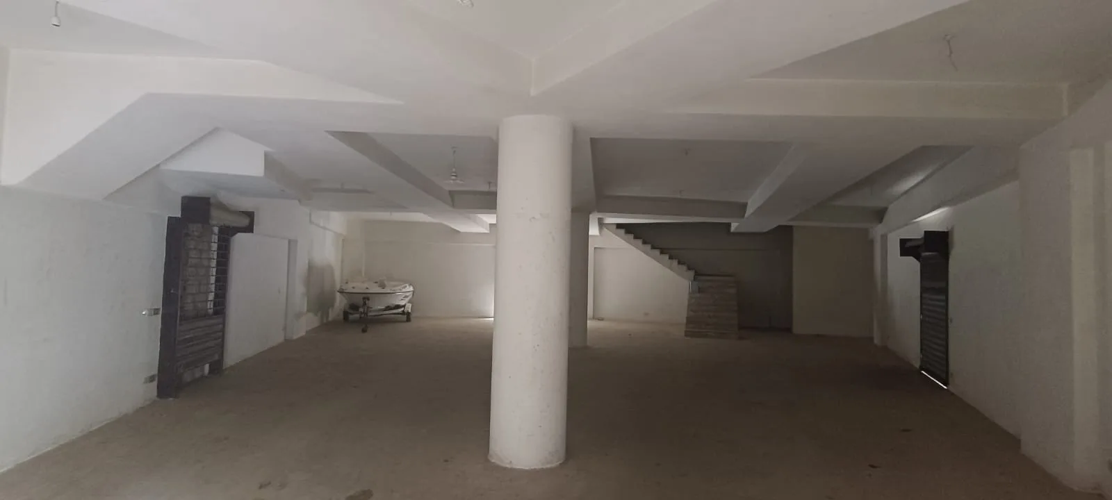 Showroom for Sale in Zouk Mosbeh, Lebanon — الصورة 2